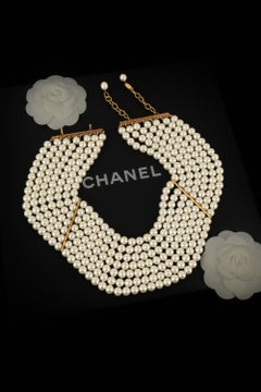 Chanel pearl necklace