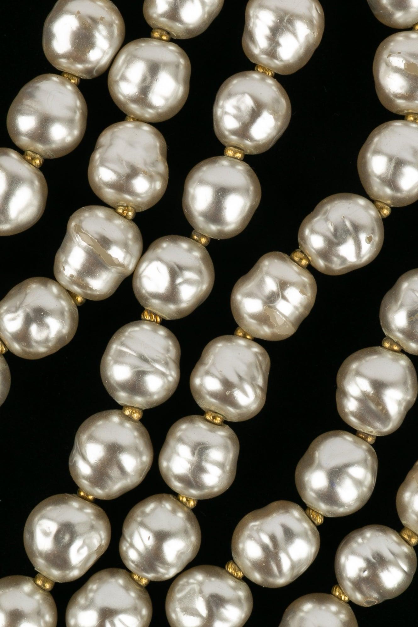 Chanel Collier de perles gris clair en vente 1