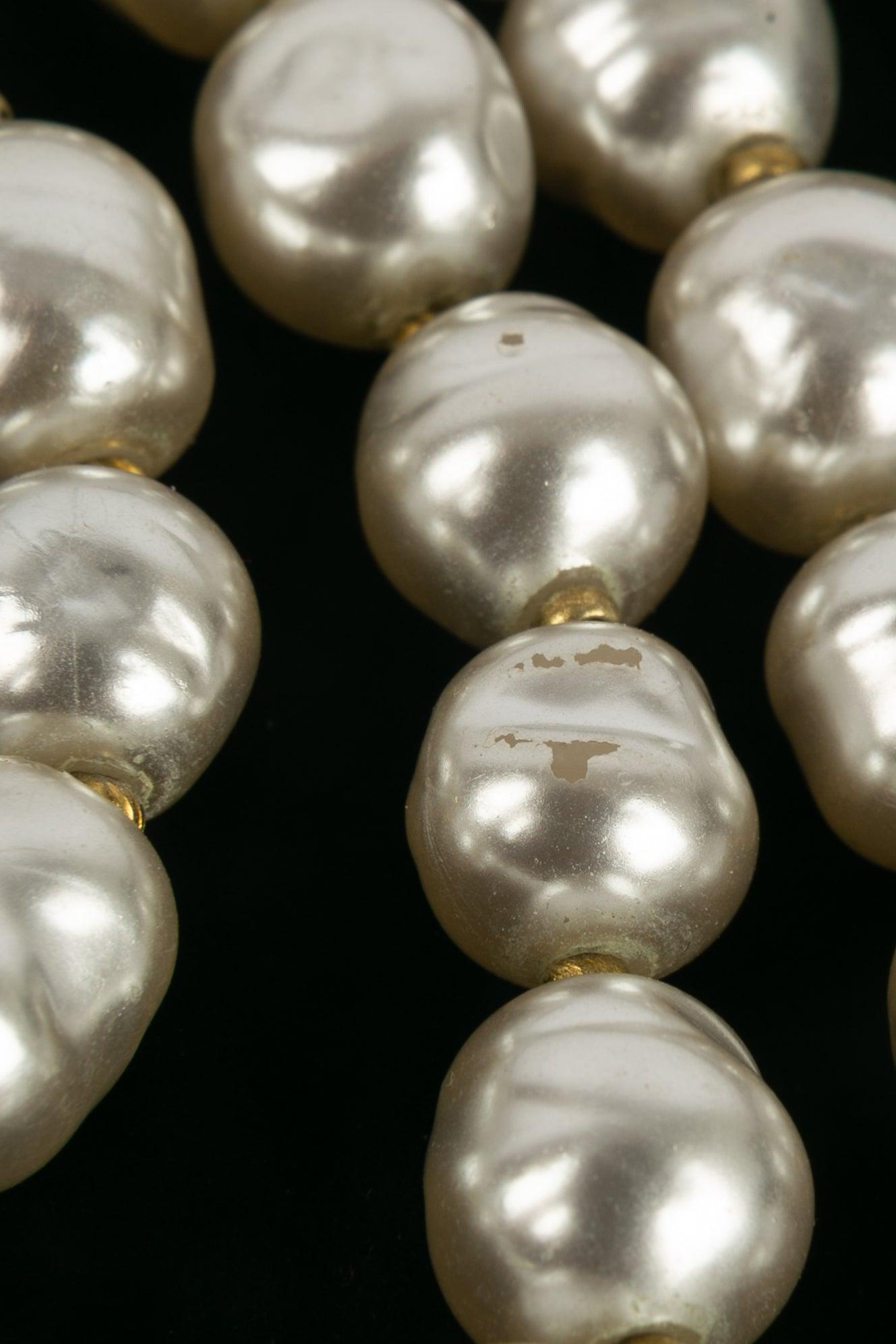 Chanel Collier de perles gris clair en vente 2
