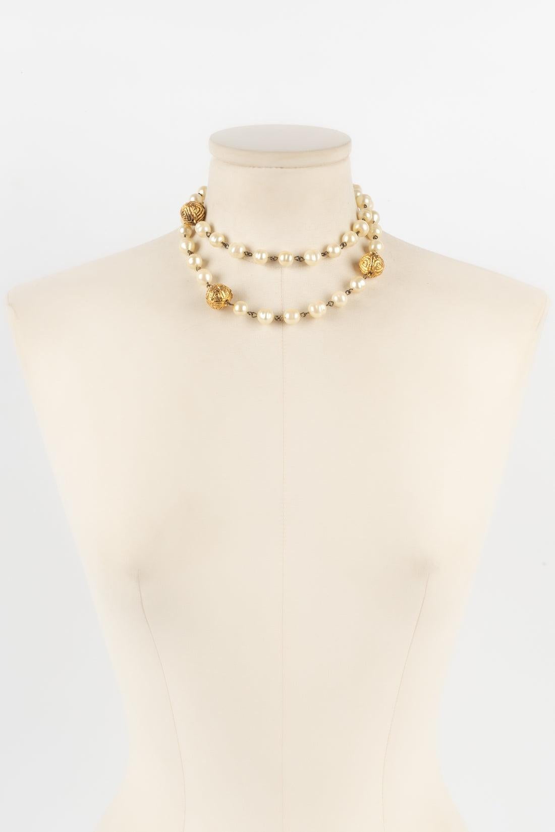 Chanel Pearl Necklace/Sautoir with Costume Pearls, 1985 In Good Condition For Sale In SAINT-OUEN-SUR-SEINE, FR