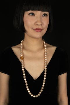 Chanel pearl necklace 'turnlock' by Karl Lagerfeld Spring-Summer 1996