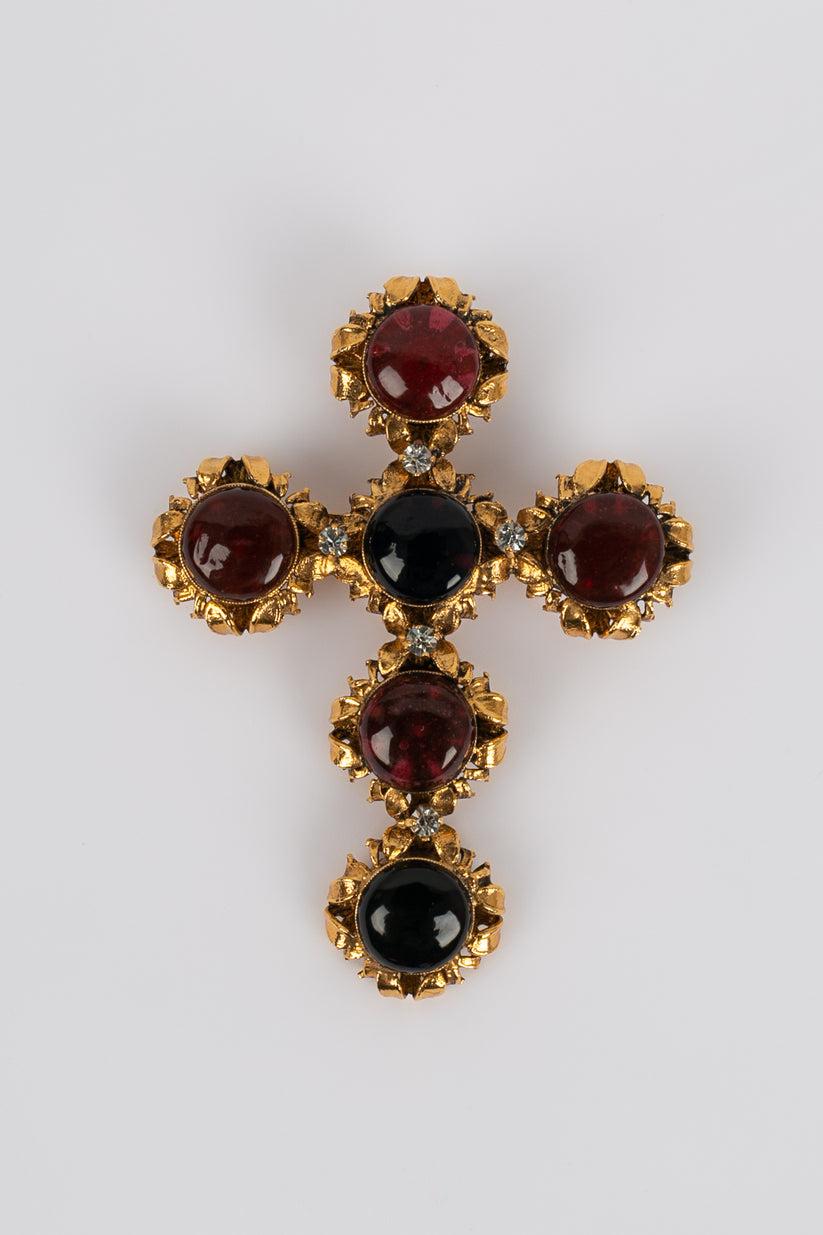 Chanel Collier de perles avec pendentif croix Pour femmes en vente