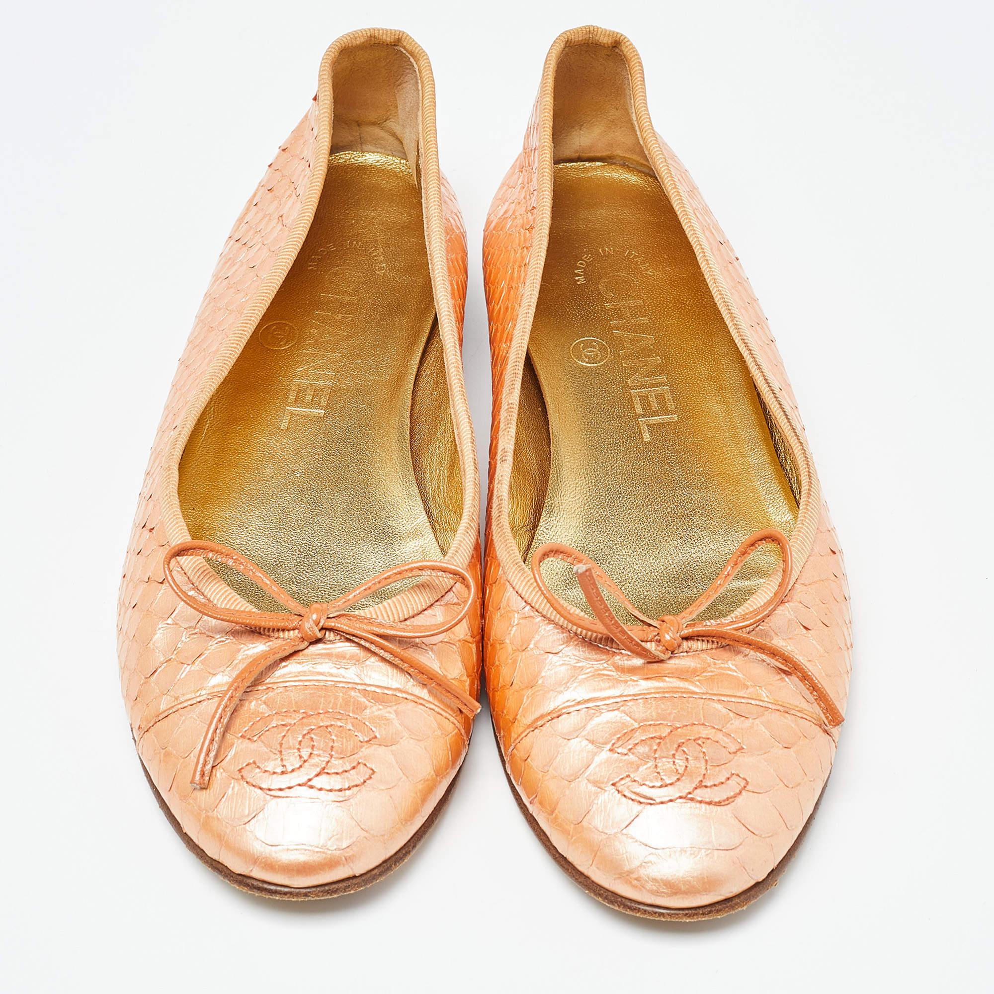 Women's Chanel Pearl Orange Python CC Bow Ballet Flats Size 36.5 For Sale