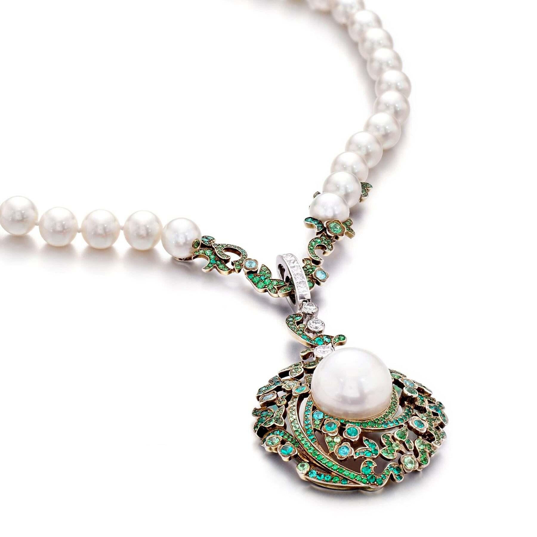 Taglio rotondo Chanel Perla Paraiba Tormalina Diamante Collana in oro bianco in vendita