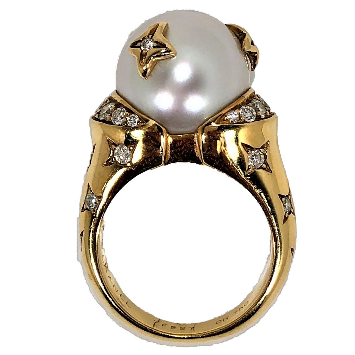 Women's Chanel Pearl Ring with Diamond and Gold Stars