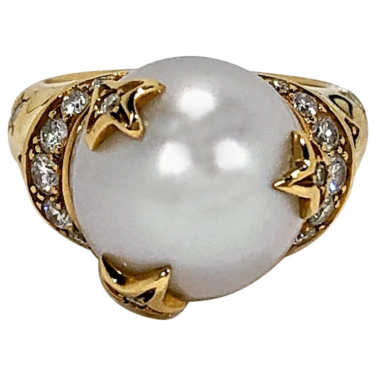 Chanel Pearl Ring with Diamond and Gold Stars For Sale at 1stDibs