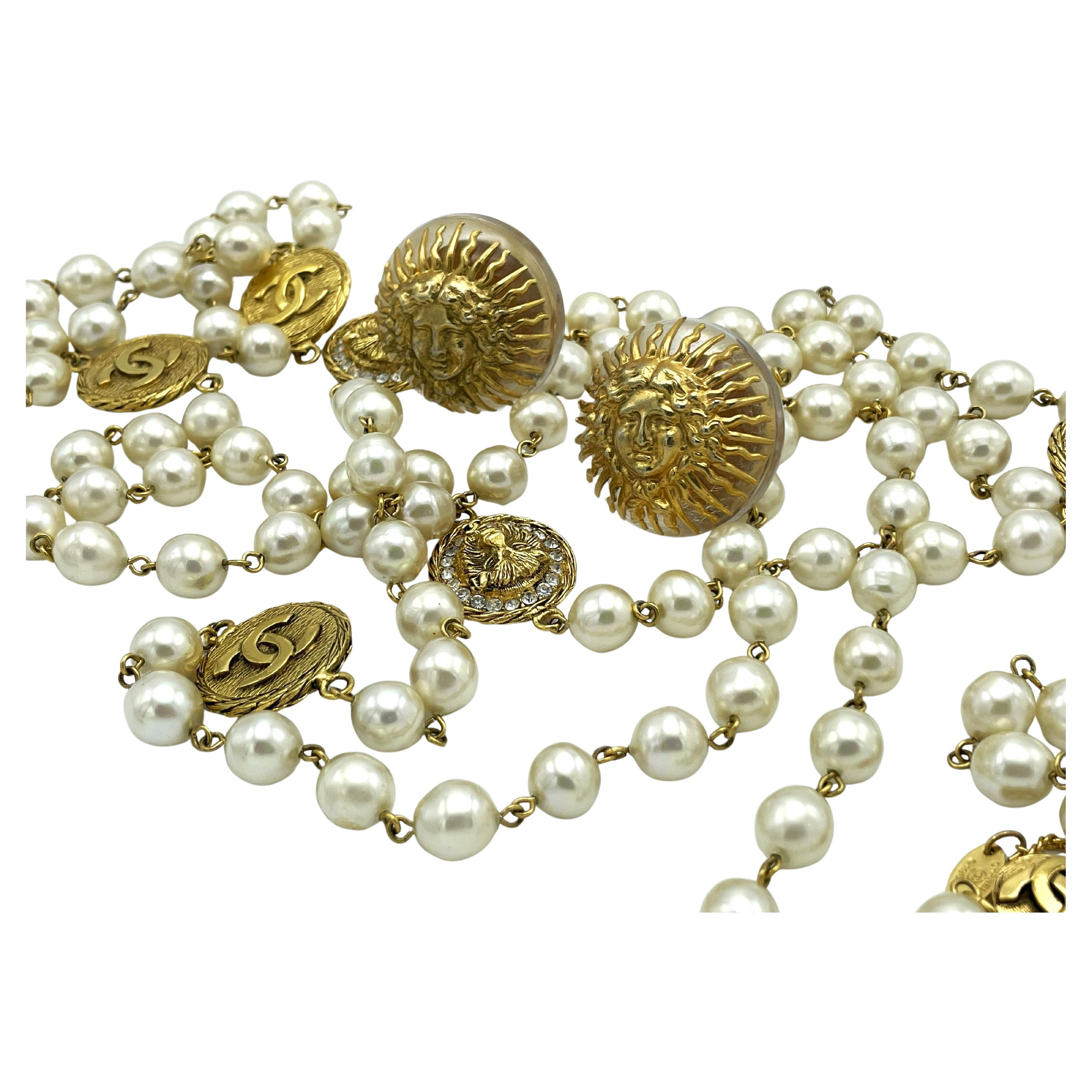 CHANEL PEARL SAUTOIR, 6 double-sided coins with CC logos and lion heads 1982's For Sale 1