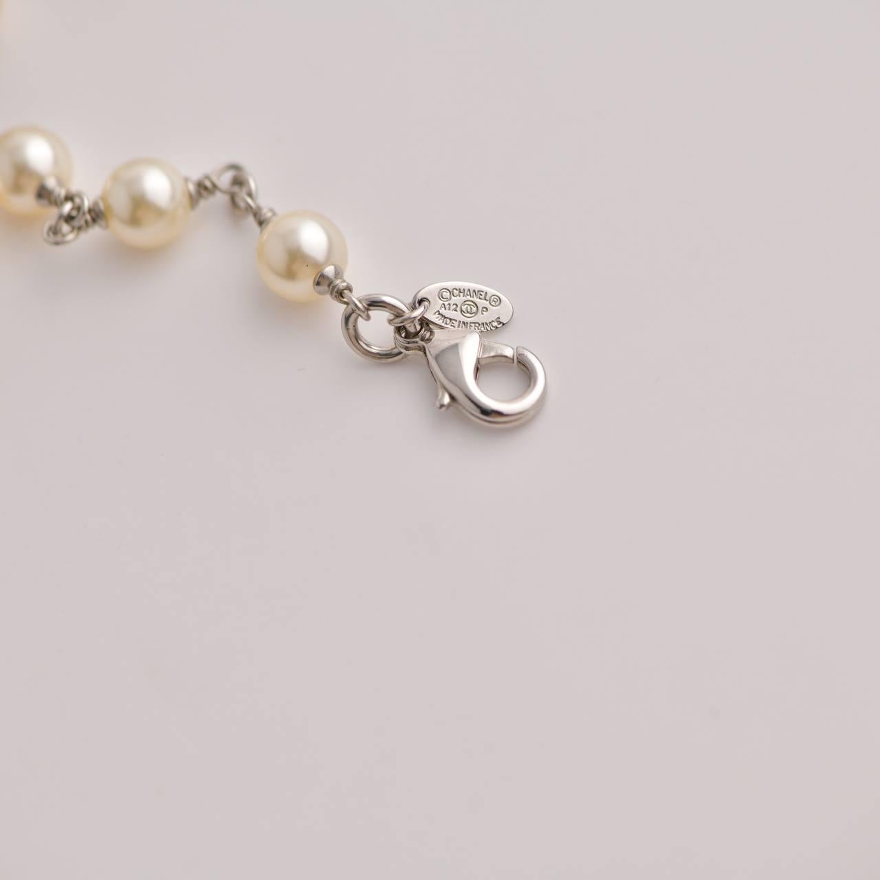 Women's or Men's Chanel Pearl Sautoir Necklace with Five CC Logos