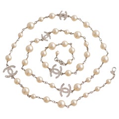 Collar Chanel Sautoir de perlas con cinco logotipos CC