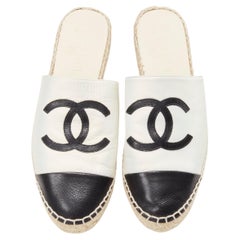 CHANEL pearl sheen white leather black CC toe cap espadrille jute sole mule EU38