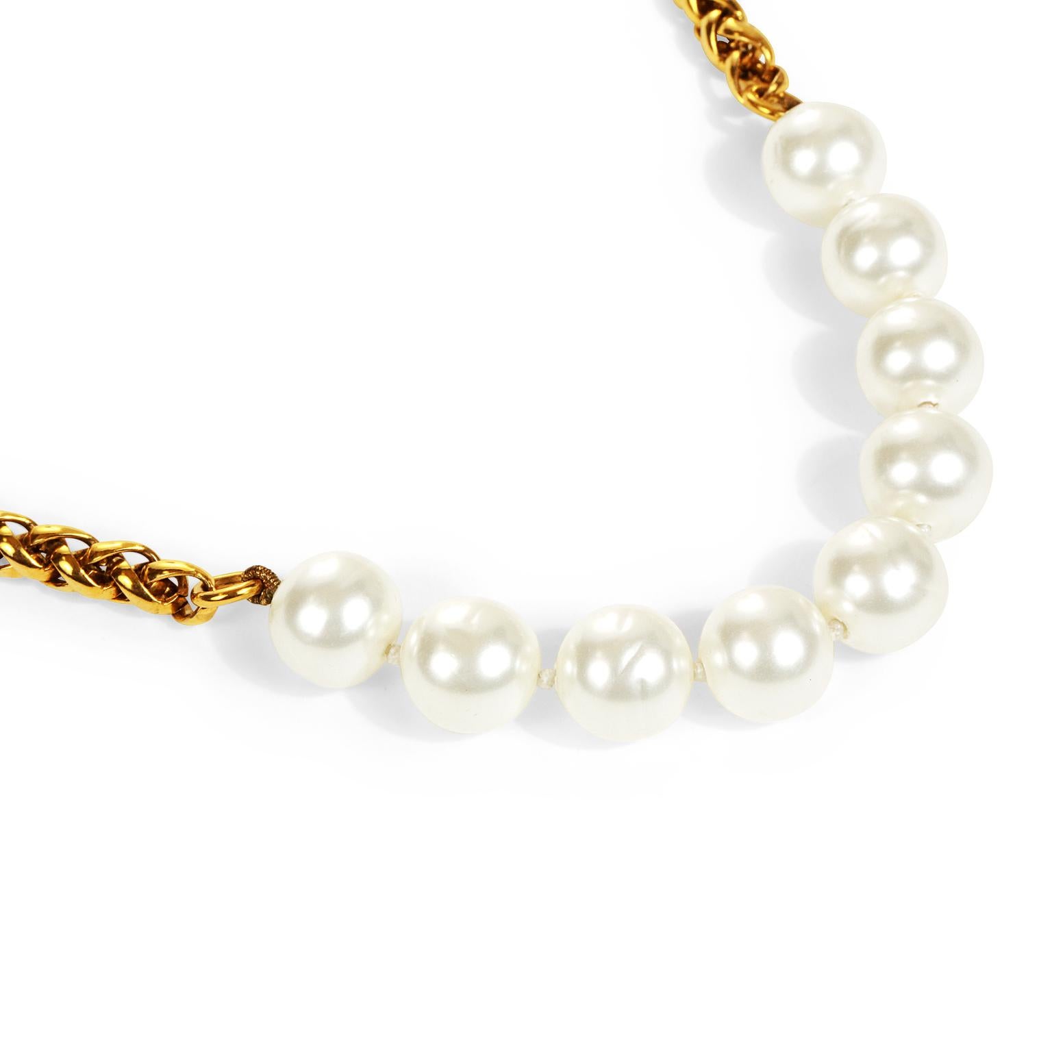 Chanel Pearl Station Necklace In Good Condition For Sale In Palm Beach, FL