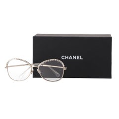 Lunettes ornées de perles Chanel