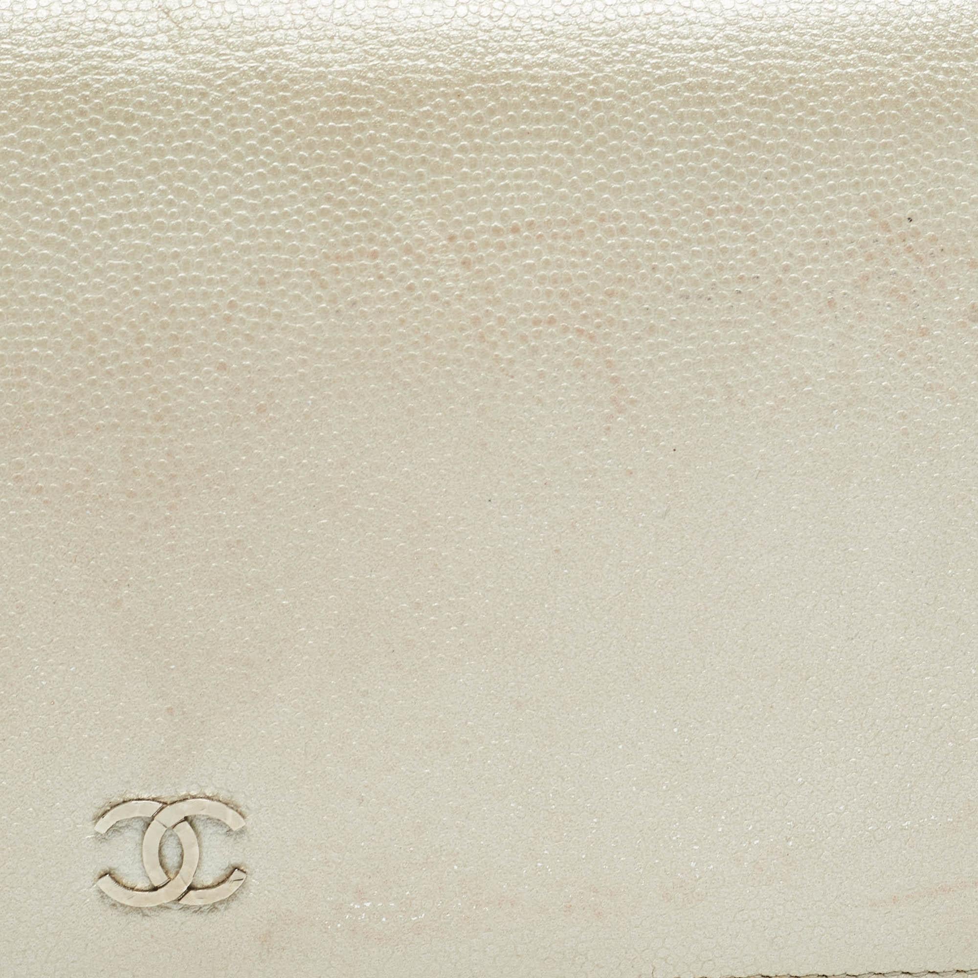 Chanel Perle Weiß Kaviar Leder CC L Yen Kontinentale Brieftasche CC L Yen im Angebot 4