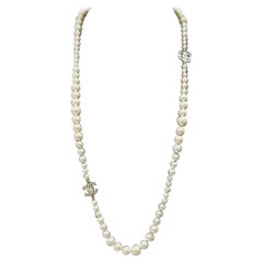 Collana Chanel di perle bianche CC
