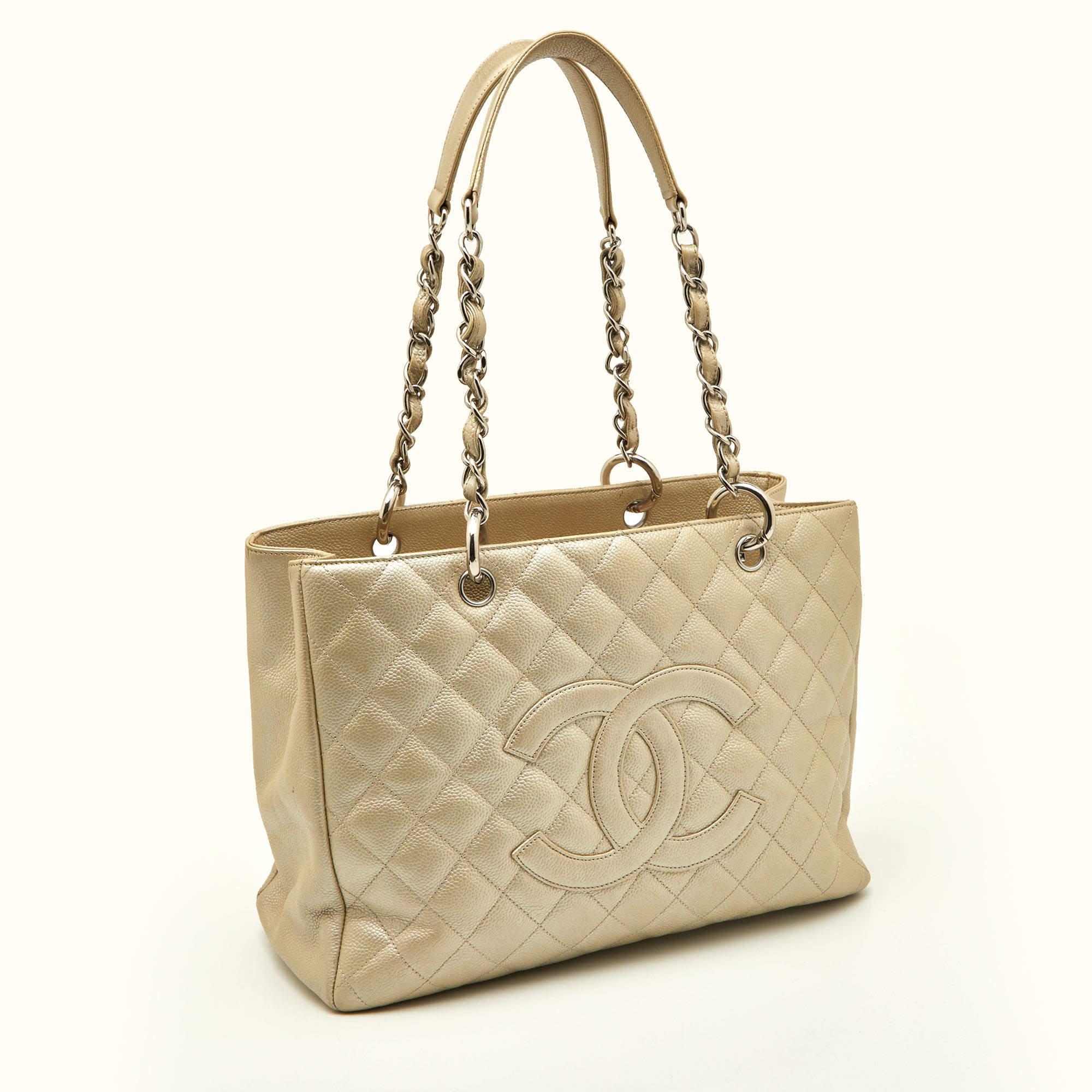 Women's Chanel Pearl White Quilted Caviar Leather GST Shopper Tote For Sale