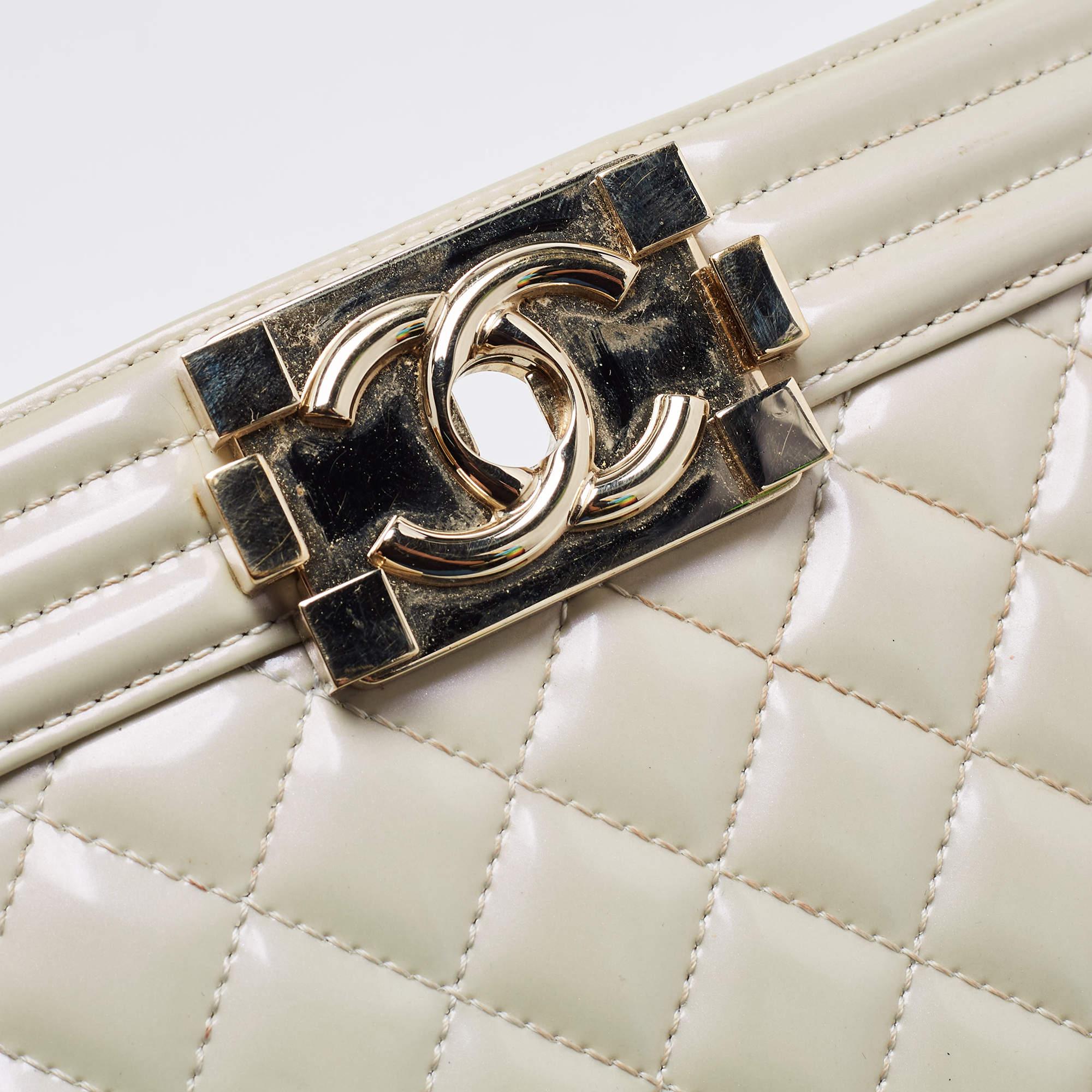 Chanel Pearl White Quilted Patent Leather Medium Boy Flap Bag For Sale 11