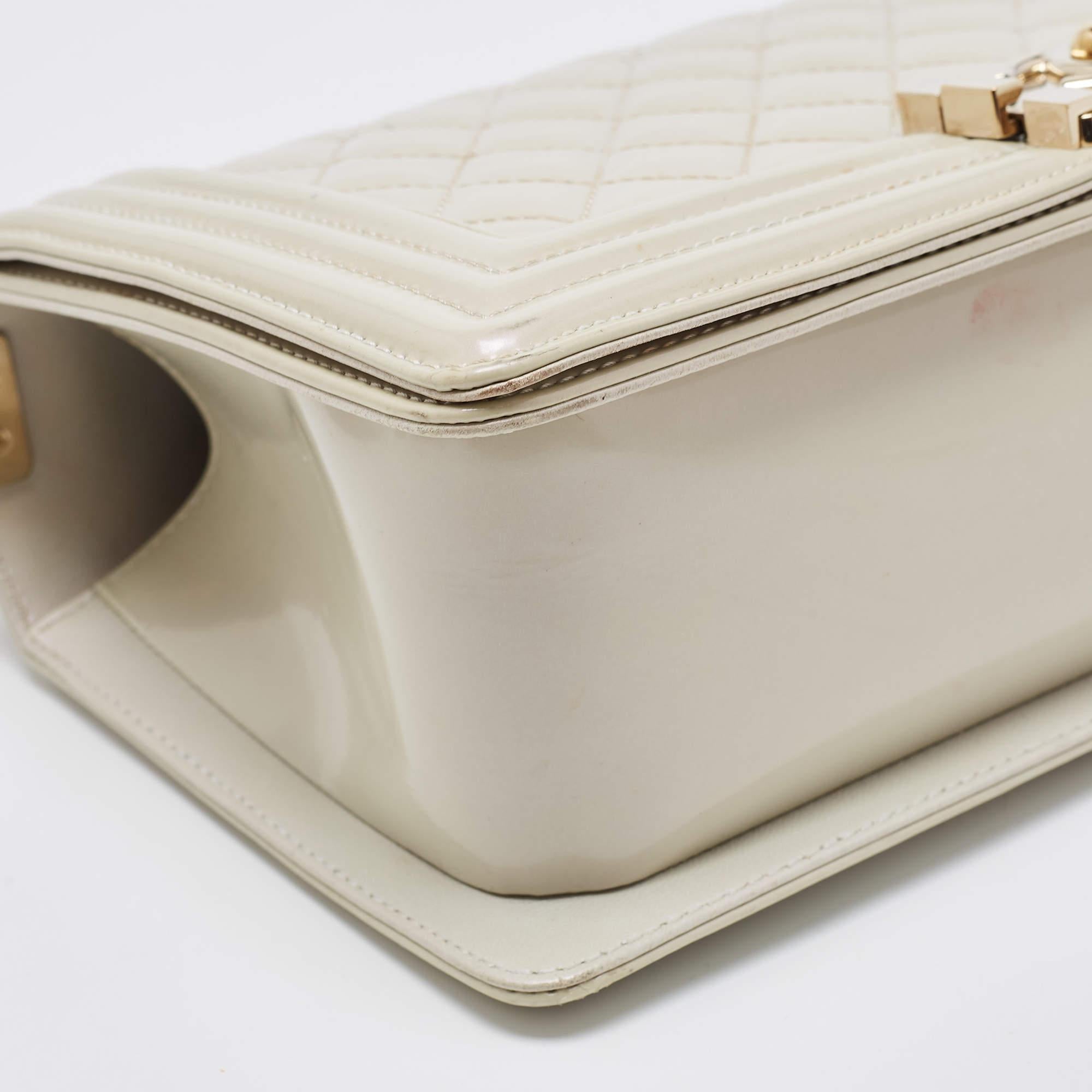Chanel Pearl White Quilted Patent Leather Medium Boy Flap Bag For Sale 2