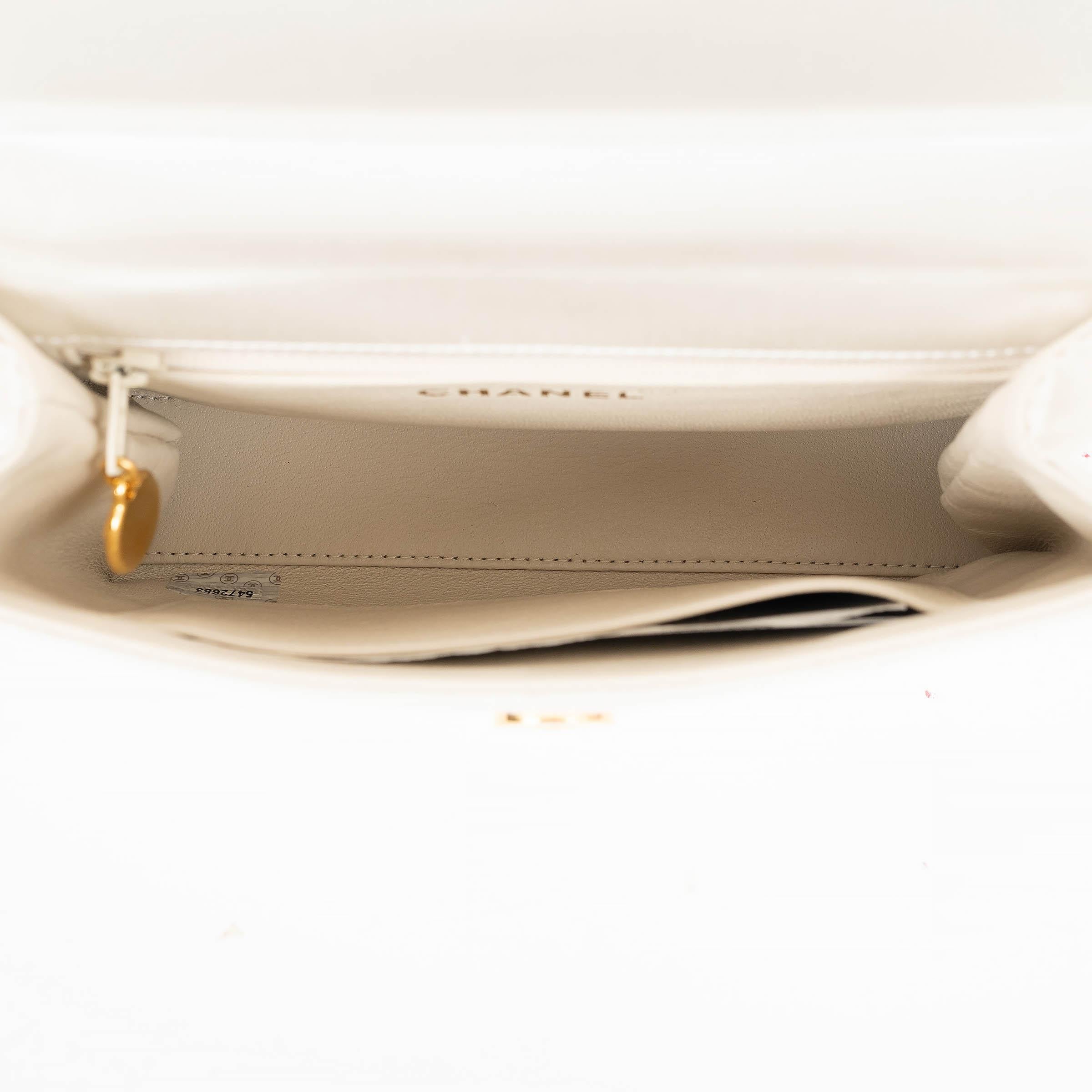 CHANEL blanco perla satén 19997-1999 CAMELLIA Bolso de noche en venta 2