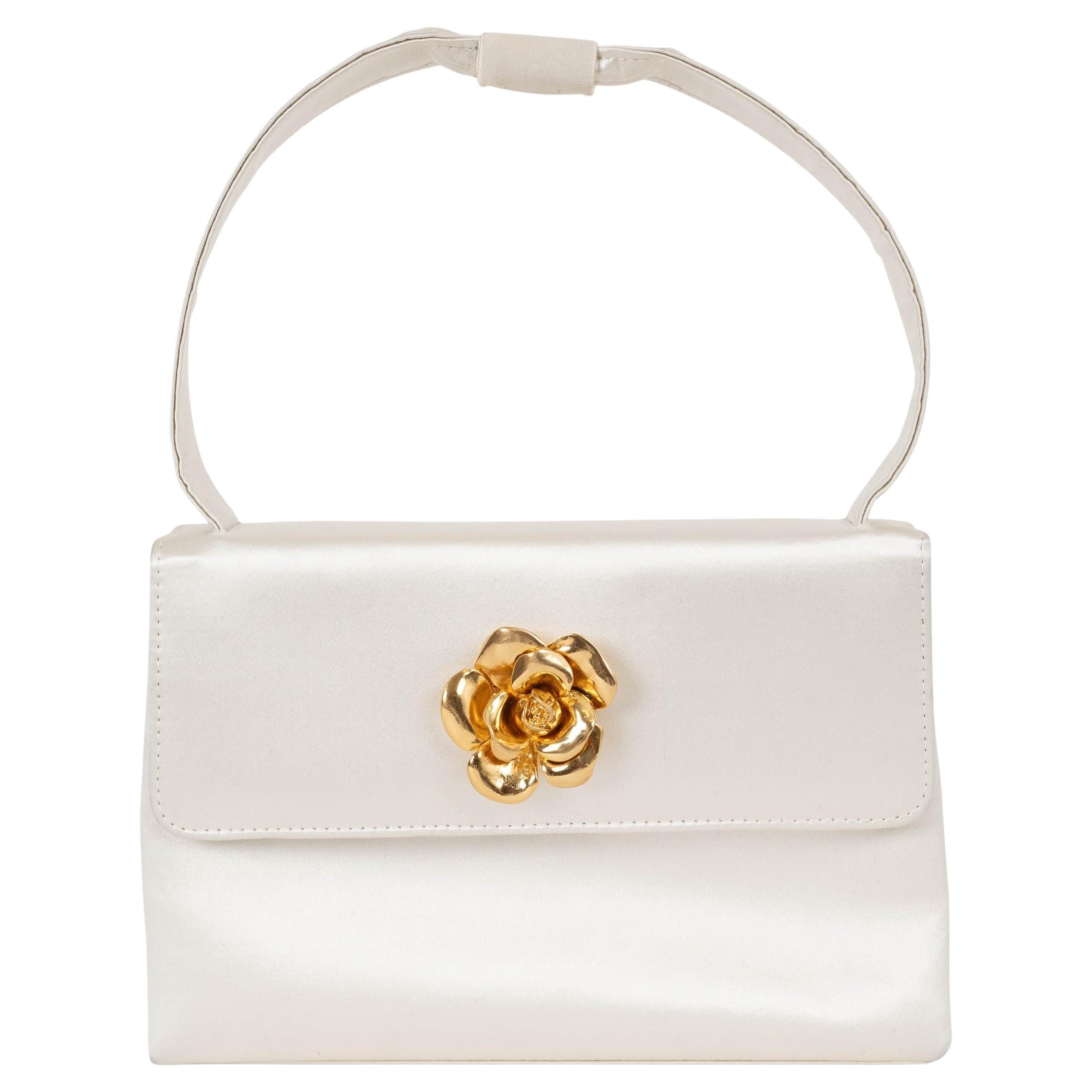 CHANEL blanco perla satén 19997-1999 CAMELLIA Bolso de noche en venta