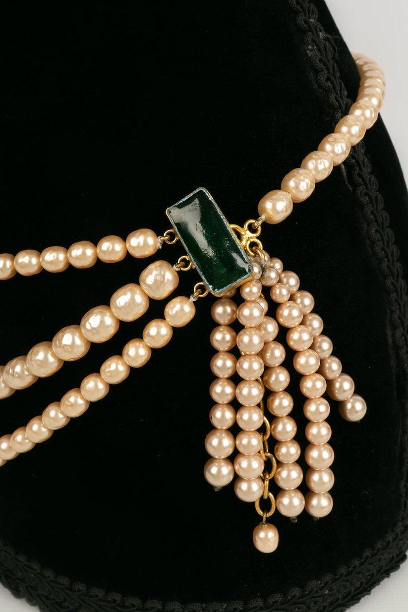 Beige Chanel Pearly Pearls and Green Glass Paste Belt, Coco period For Sale