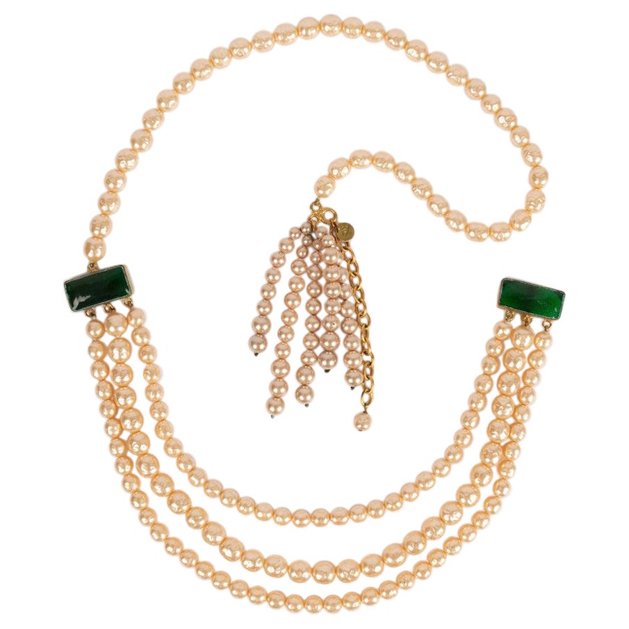 Cintura Chanel con perle e pasta di vetro verde, periodo Coco