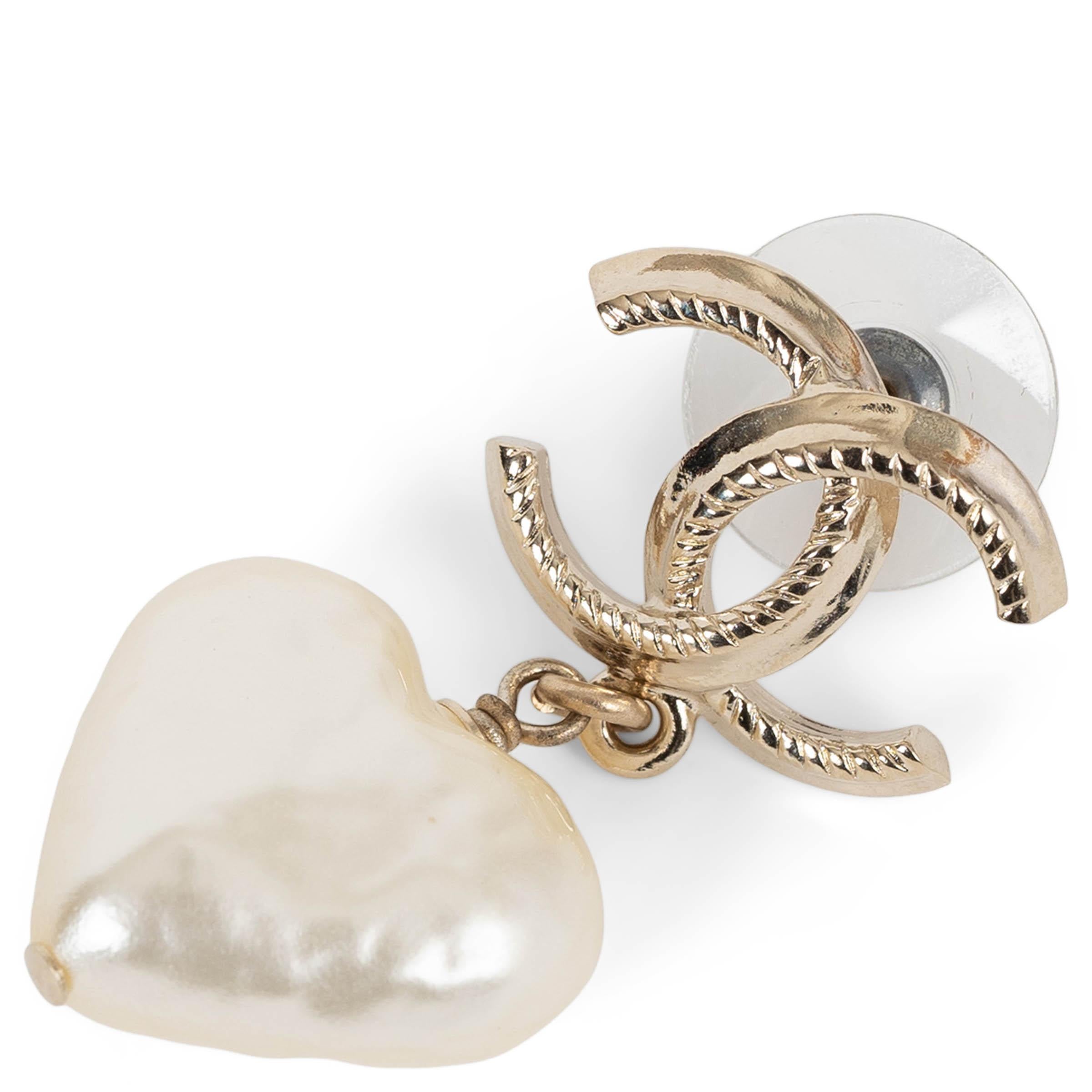 Women's CHANEL pearly white 22C DUBAI CC HEART Dangle Earrings For Sale