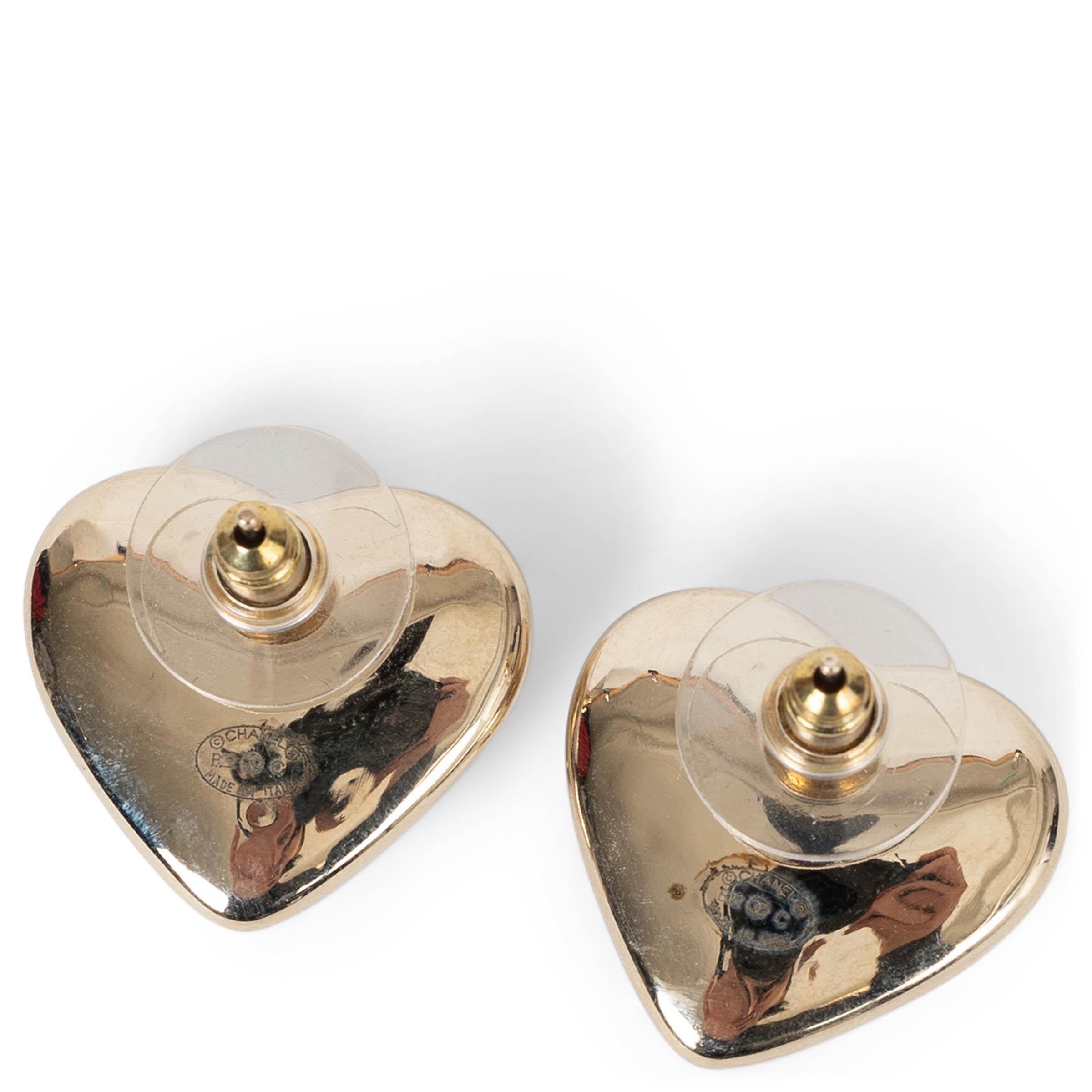 Orecchini Chanel bianco perlato 22 C DUBAI CC HEART In condizioni ottime in vendita a Zürich, CH
