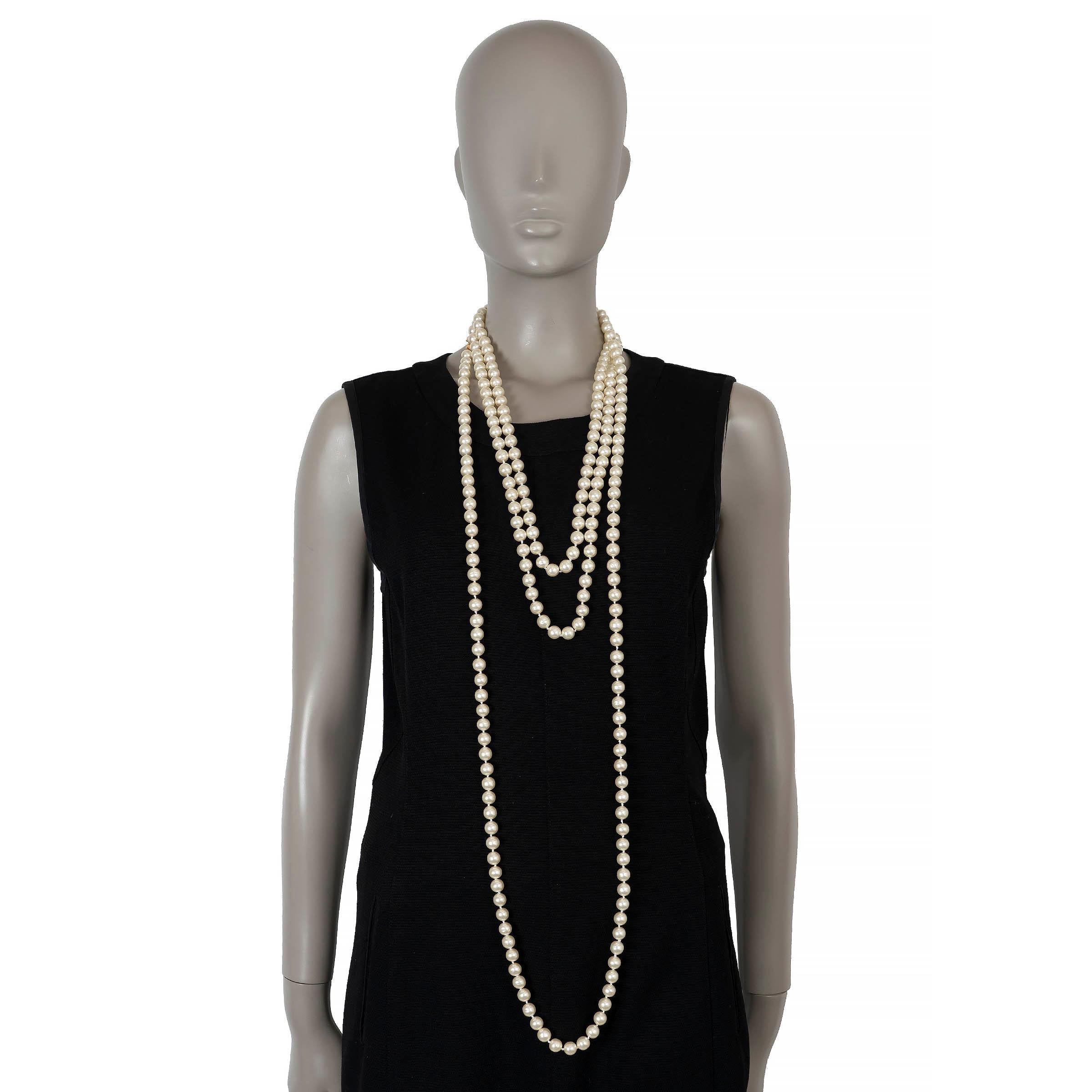 De las mujeres CHANEL pearly white 92P EXTRA LONG IMITATION PEARL Necklace ICONIC en venta