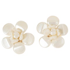 CHANEL pearly white 97A CAMELLIA IMITATION PEARL Clip Earrings