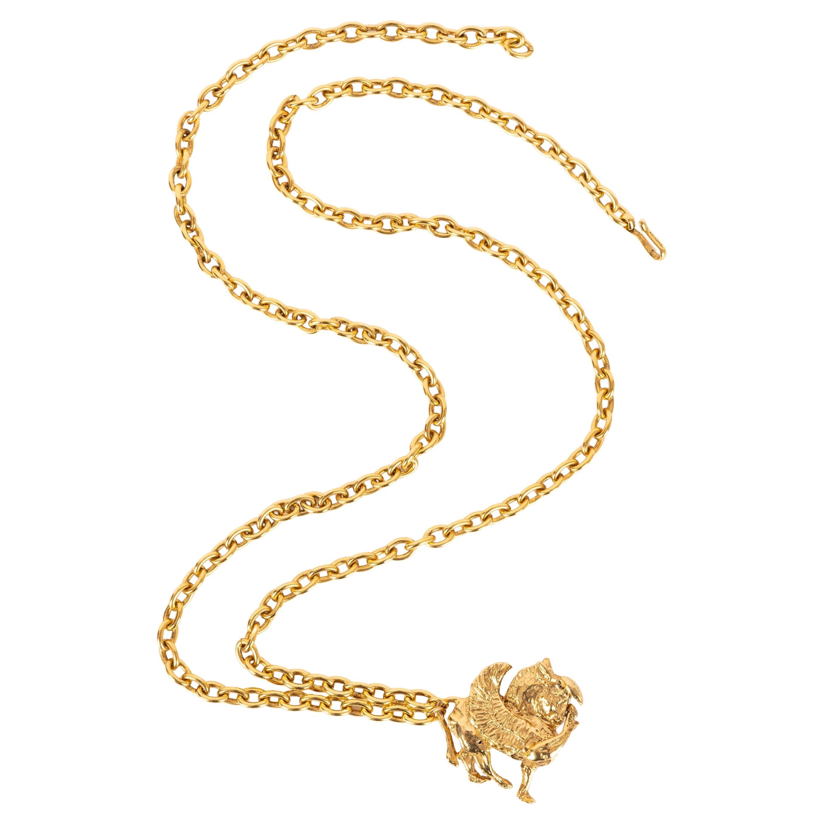Chanel Pegaso Collar de metal dorado Alta Costura