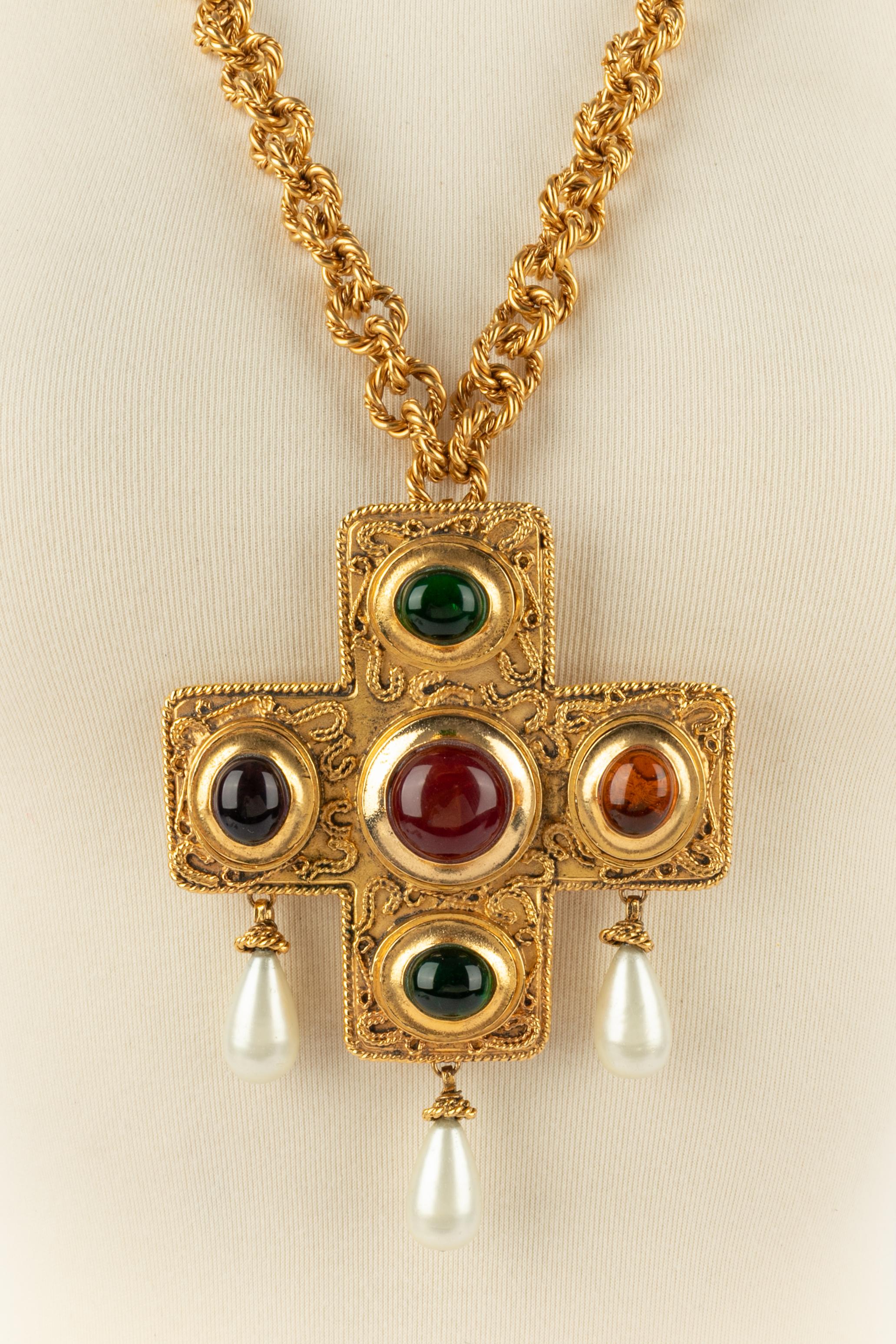 Chanel pendant brooch For Sale 9