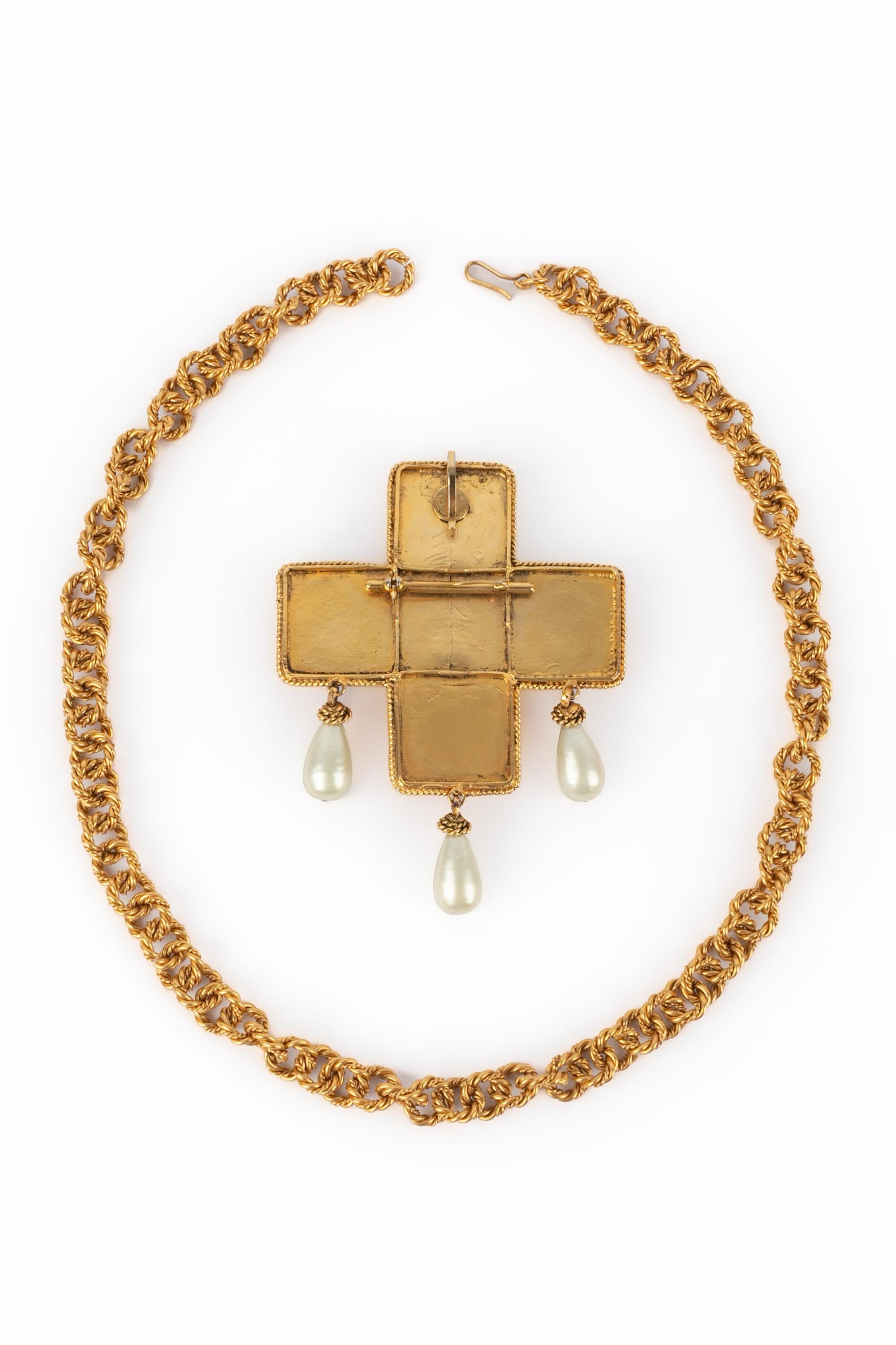 Chanel pendant brooch For Sale 1