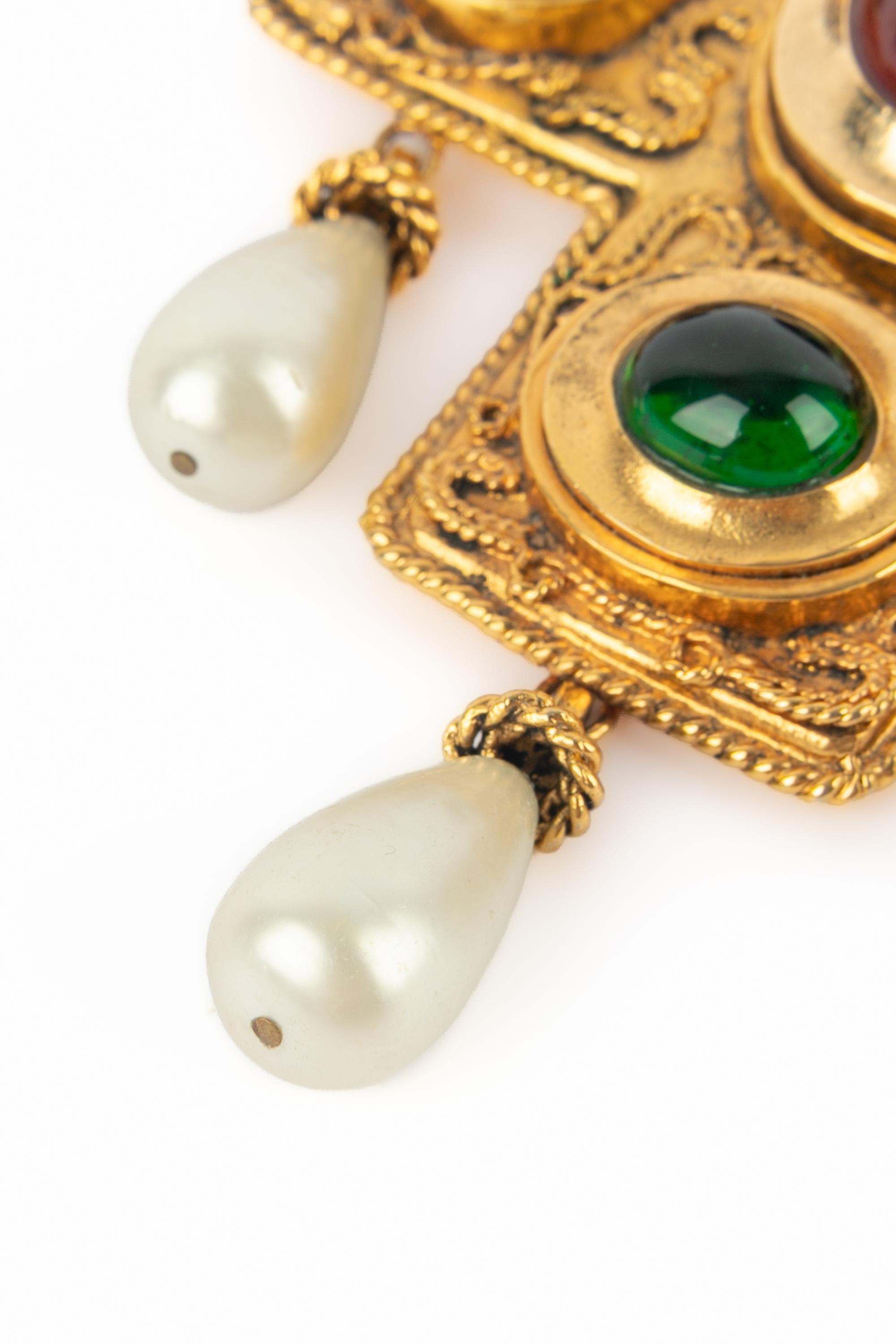 Chanel pendant brooch For Sale 2