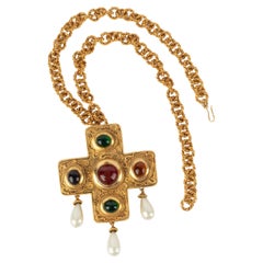 Chanel pendant brooch