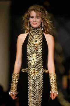 Chanel Pendant Brooch with Costume Pearly Drops, 1990/1991