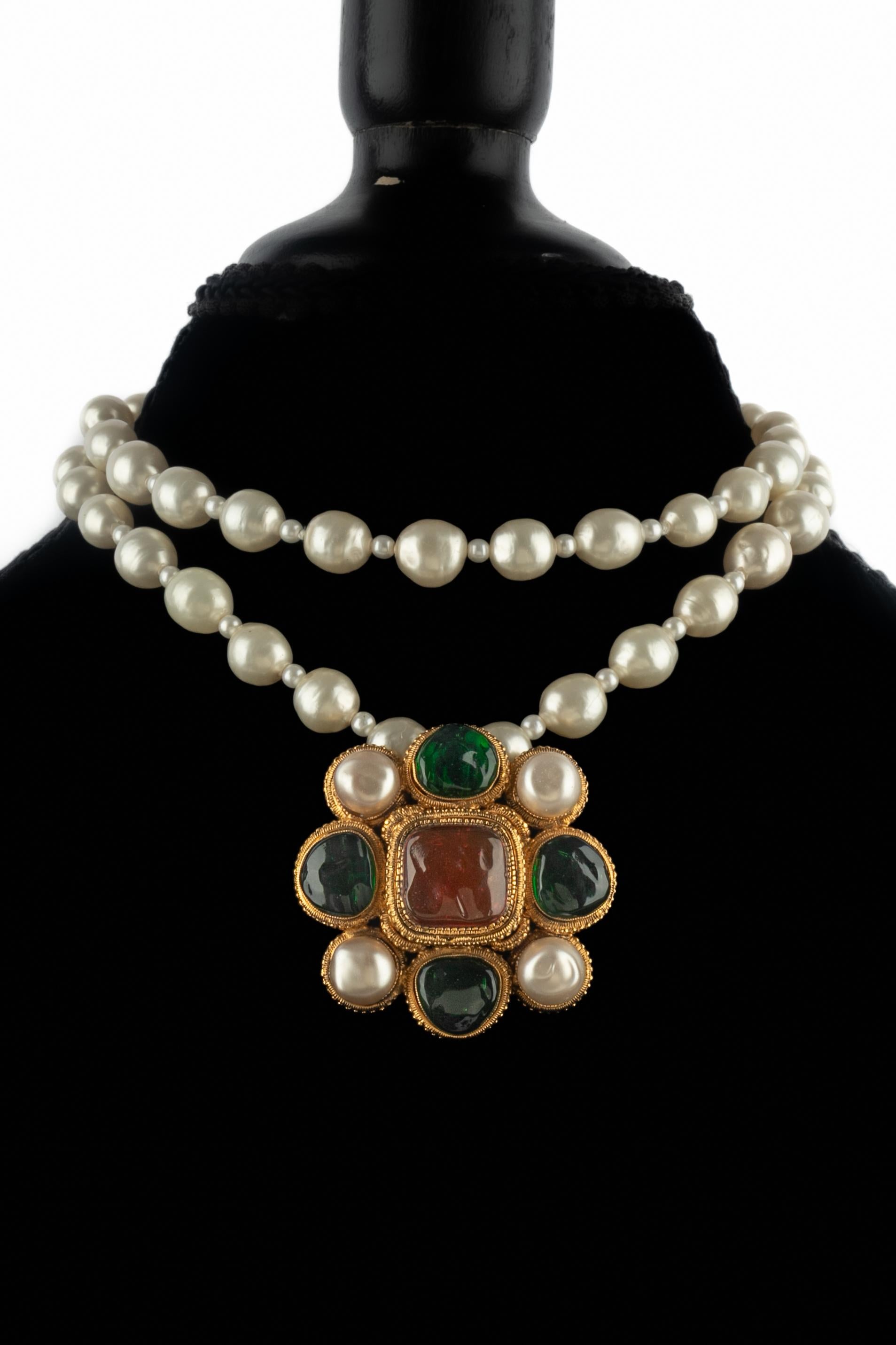 Collana con ciondolo Chanel anni '80 in vendita 7