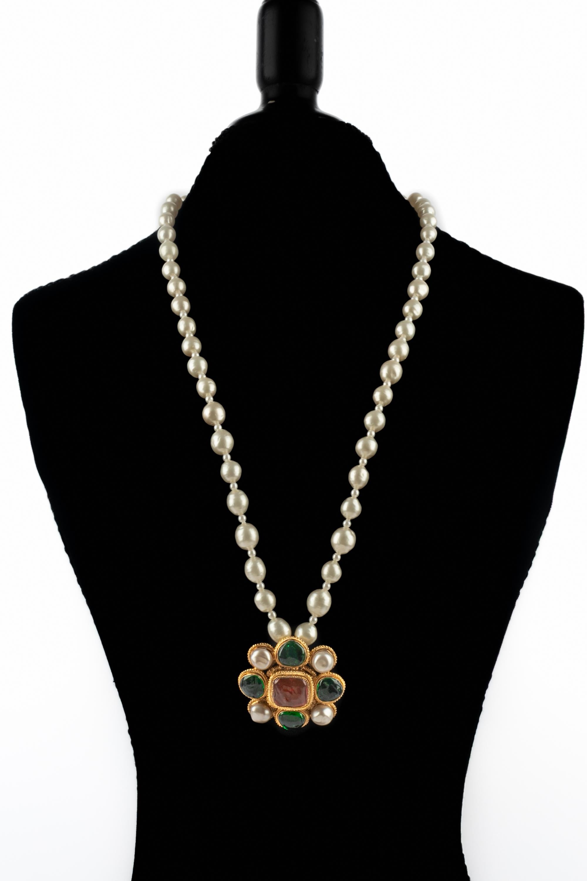 Collana con ciondolo Chanel anni '80 in vendita 5