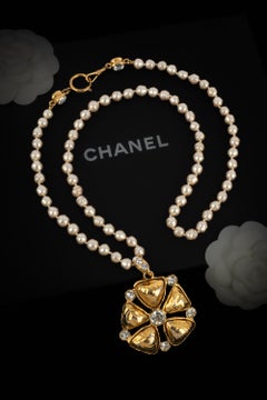 Chanel pendant necklace 1985-1990