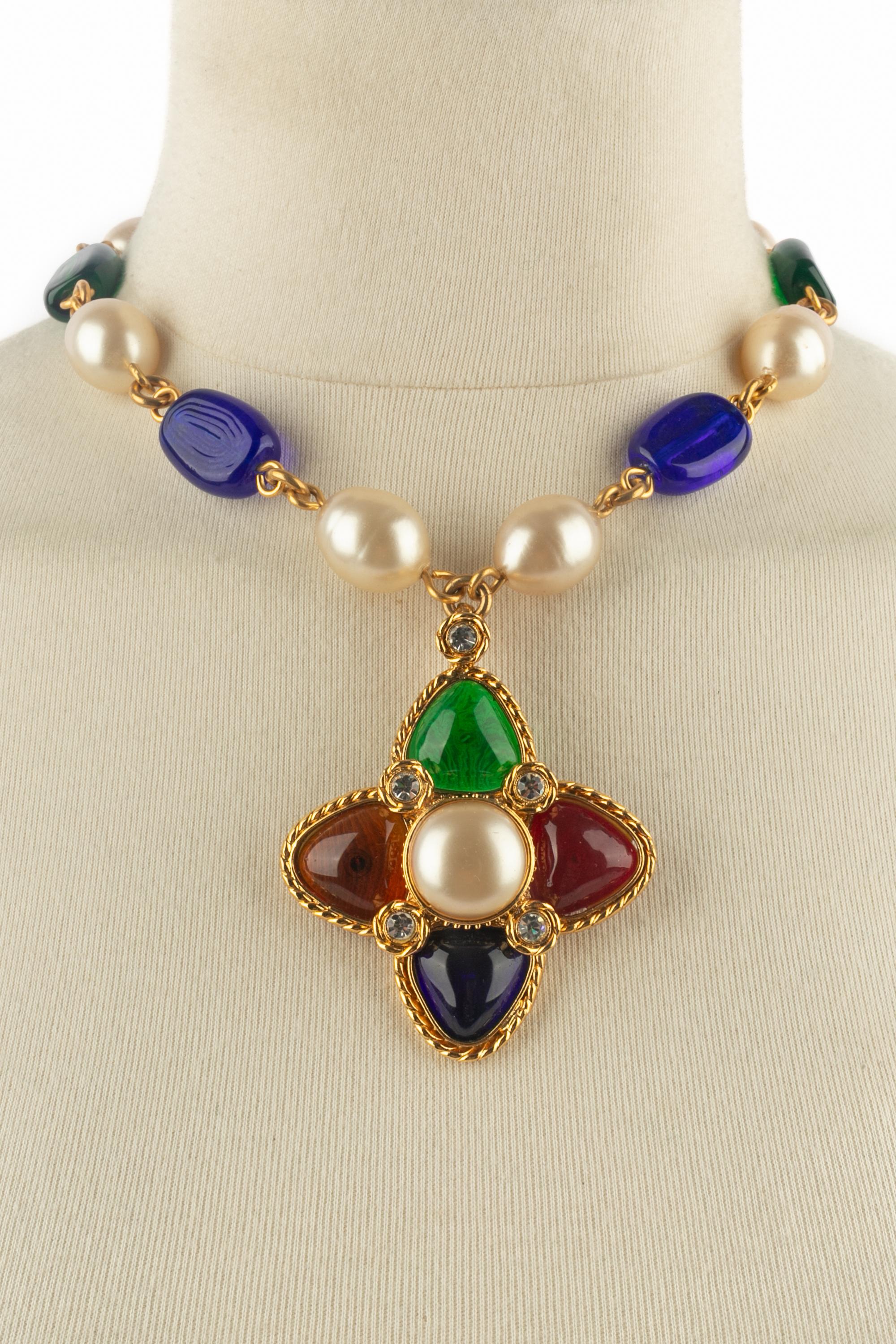 Collana con ciondolo Chanel anni '90 in vendita 6