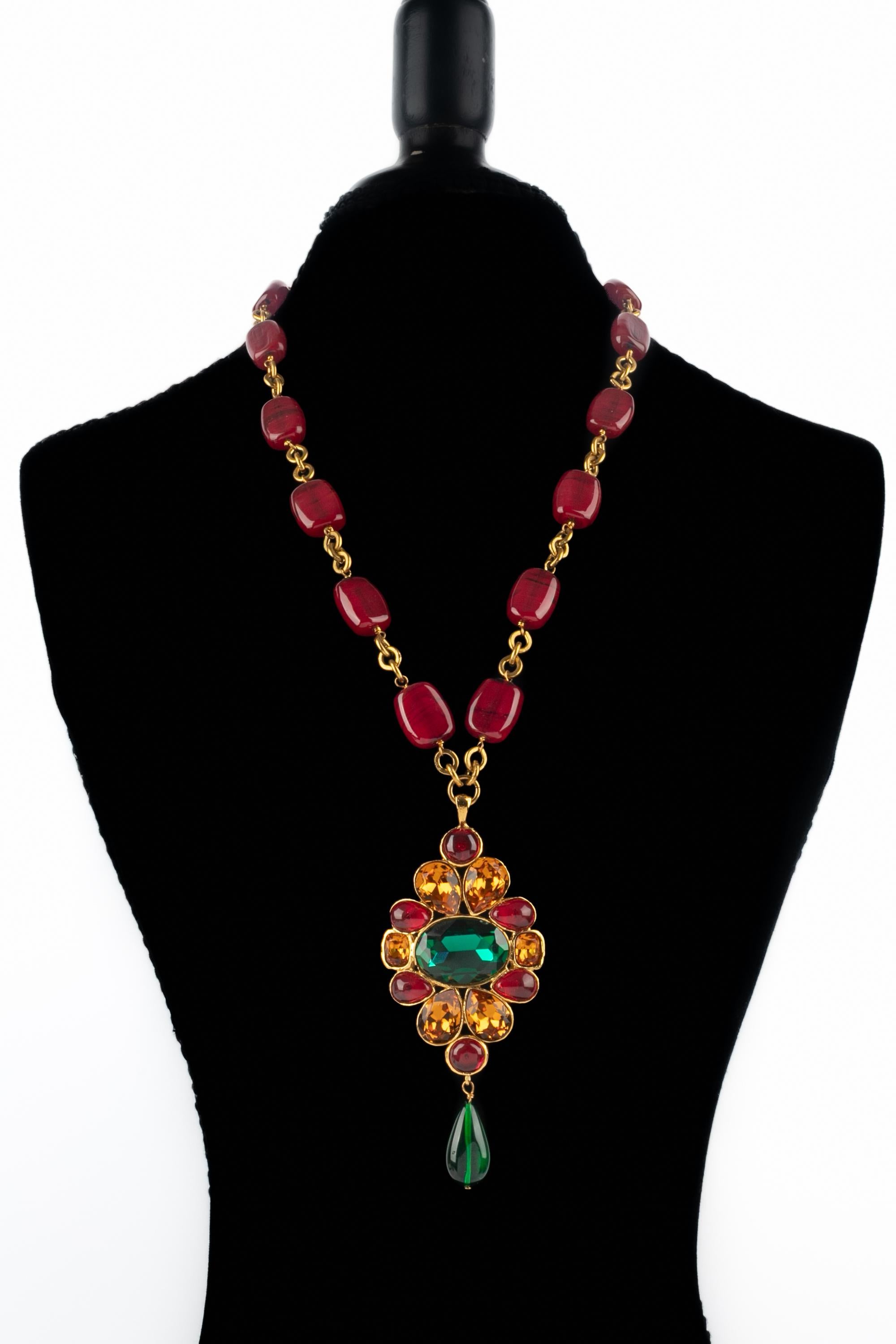 Collana con ciondolo Chanel anni '90 in vendita 6