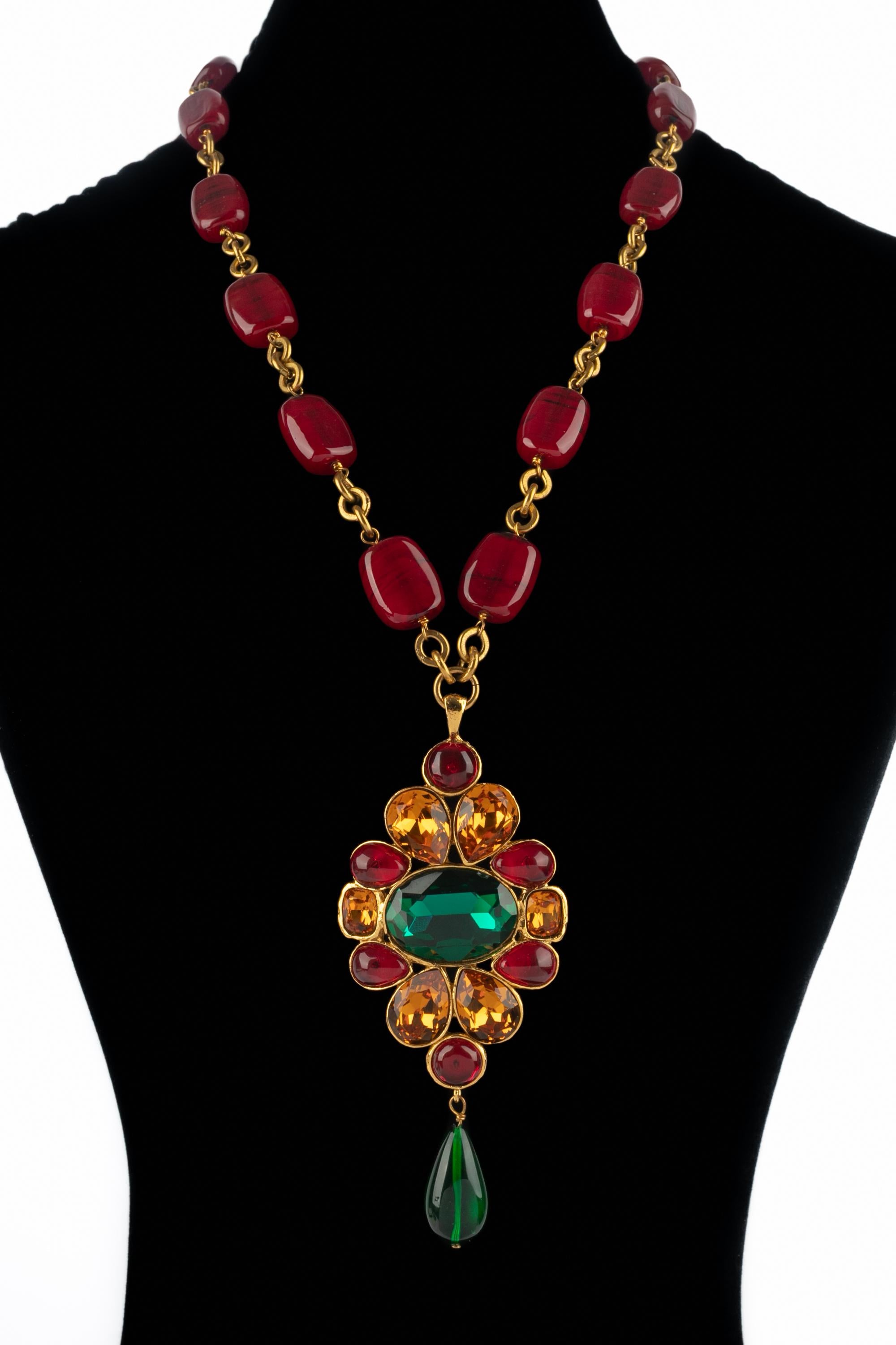 Collana con ciondolo Chanel anni '90 in vendita 7