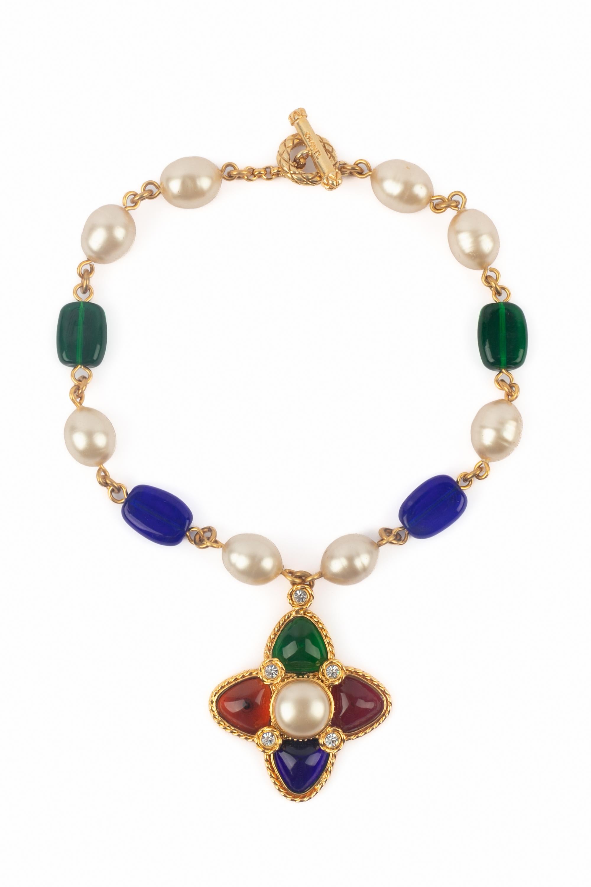 Collana con ciondolo Chanel anni '90 In condizioni ottime in vendita a SAINT-OUEN-SUR-SEINE, FR