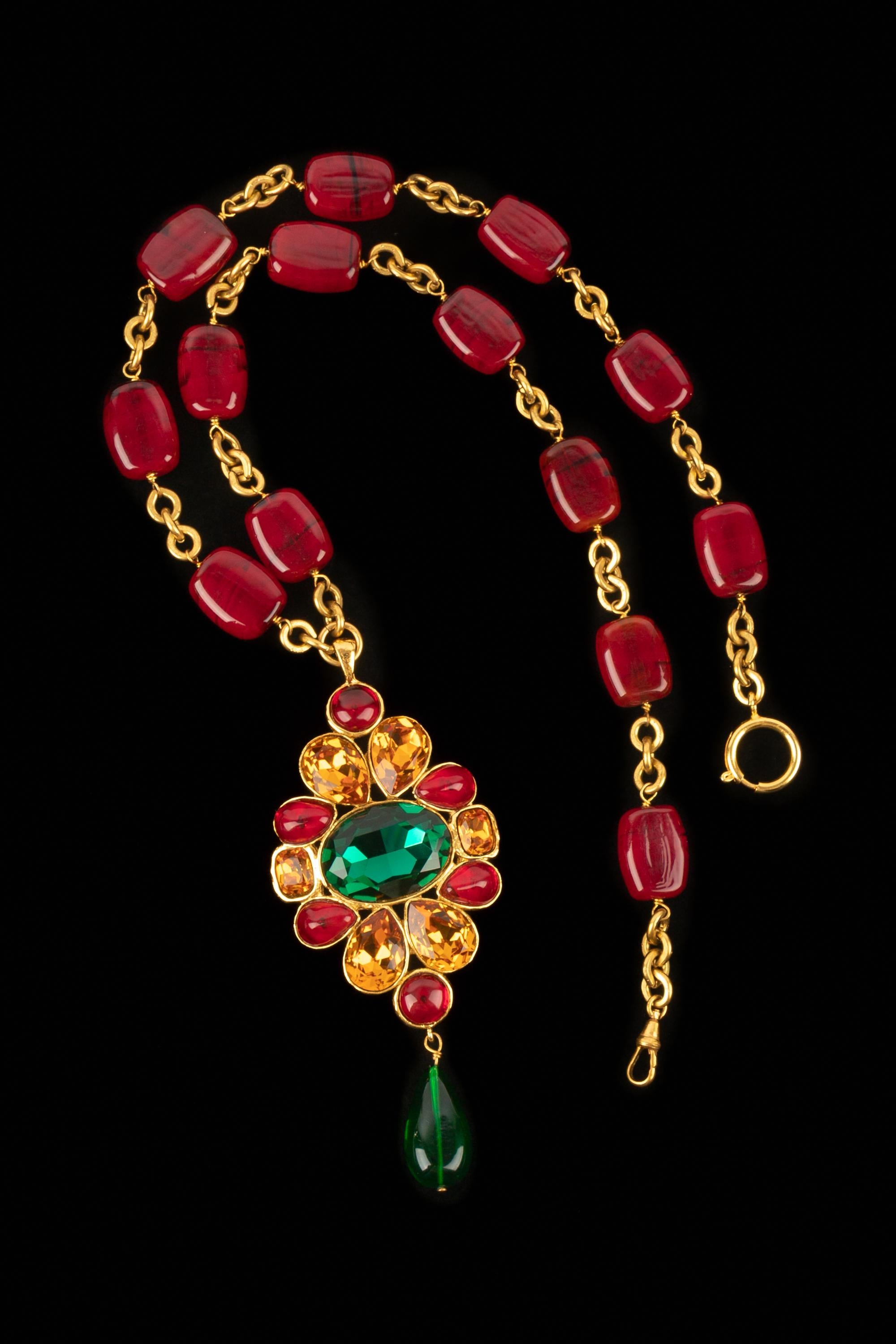 Collana con ciondolo Chanel anni '90 In condizioni ottime in vendita a SAINT-OUEN-SUR-SEINE, FR