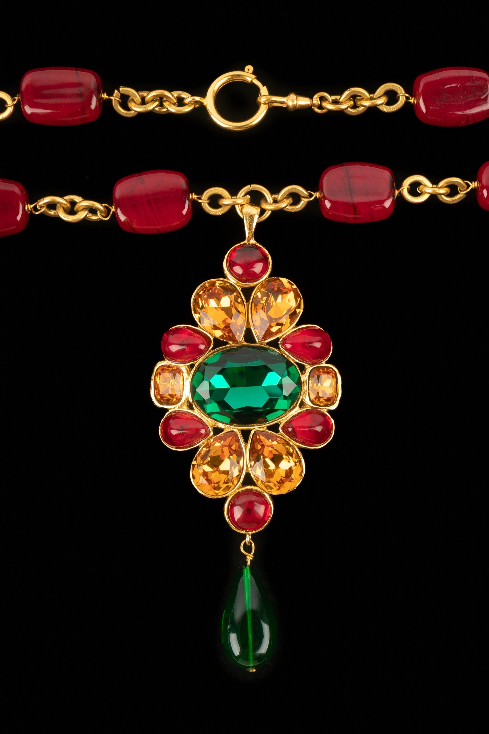 Donna Collana con ciondolo Chanel anni '90 in vendita