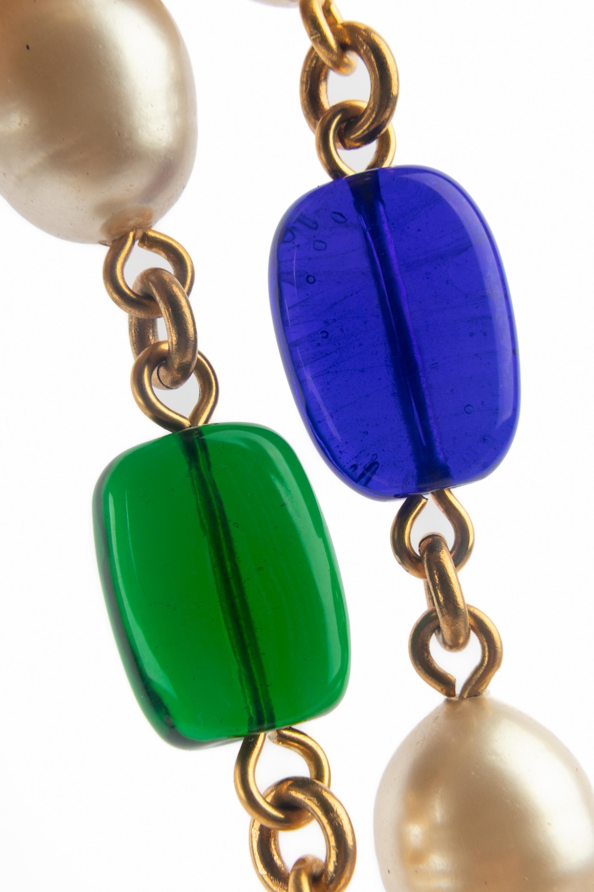 Collana con ciondolo Chanel anni '90 in vendita 1