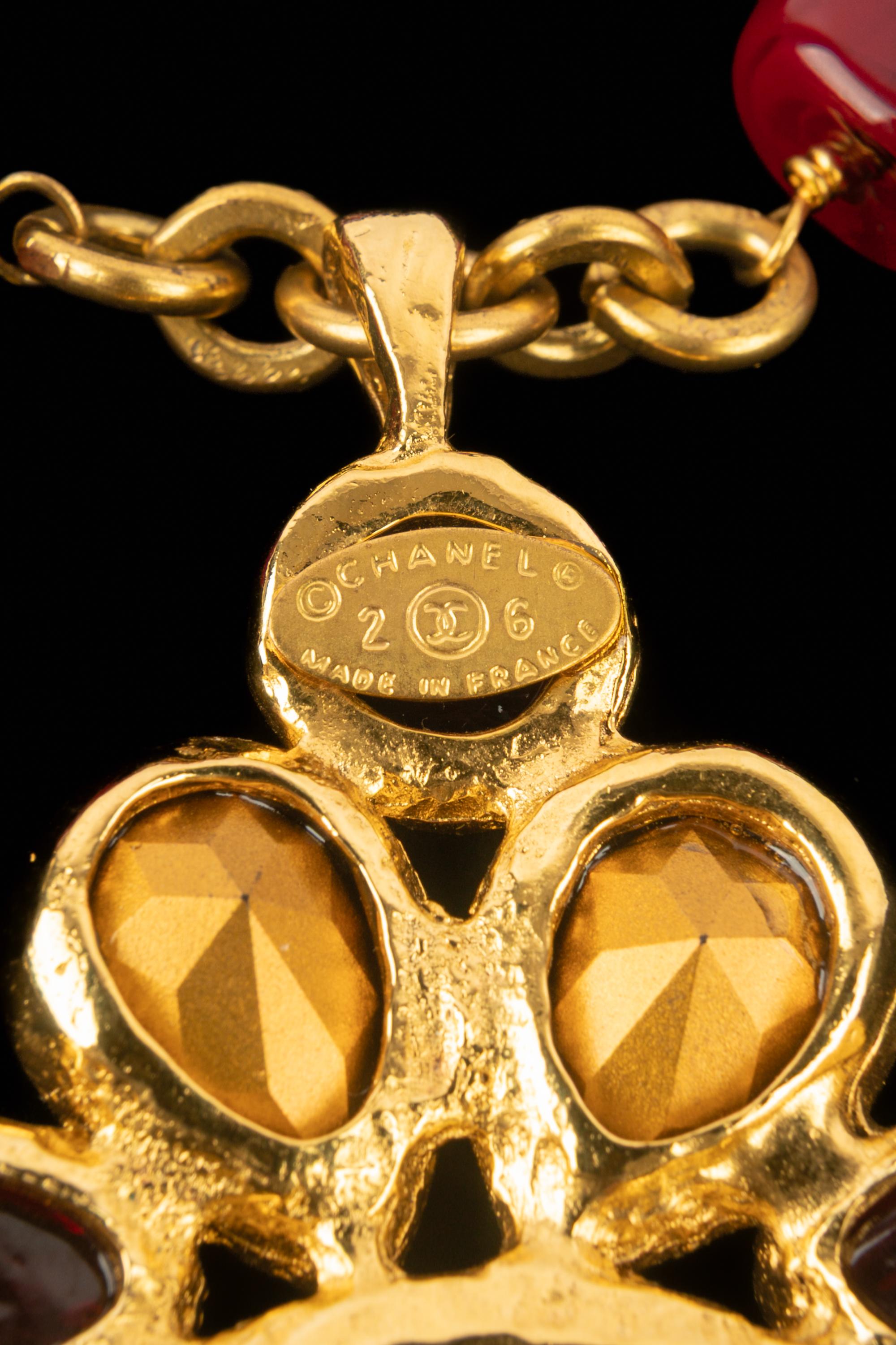 Collana con ciondolo Chanel anni '90 in vendita 2