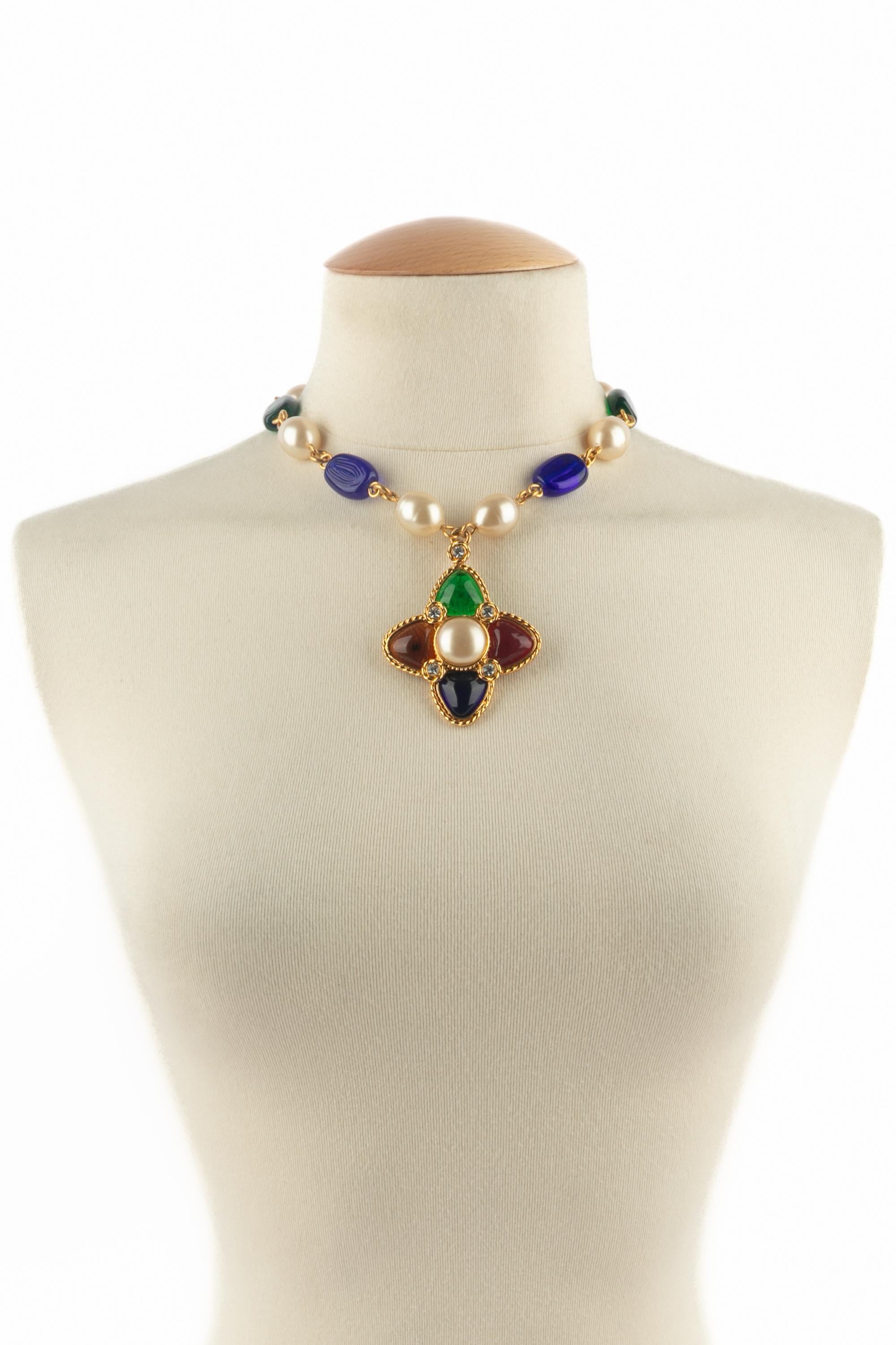 Collana con ciondolo Chanel anni '90 in vendita 5