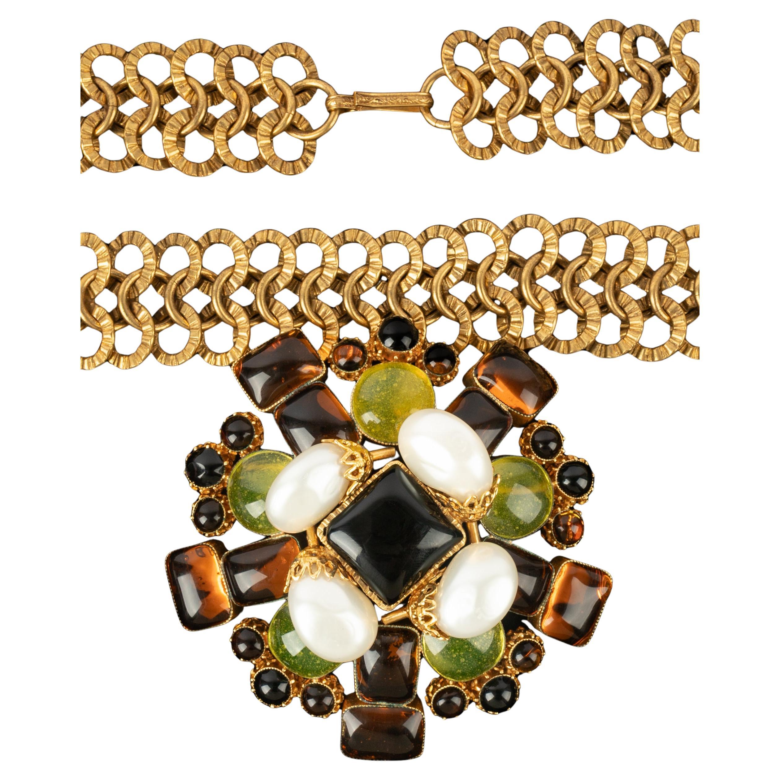 Collana con ciondolo Chanel anni 
90