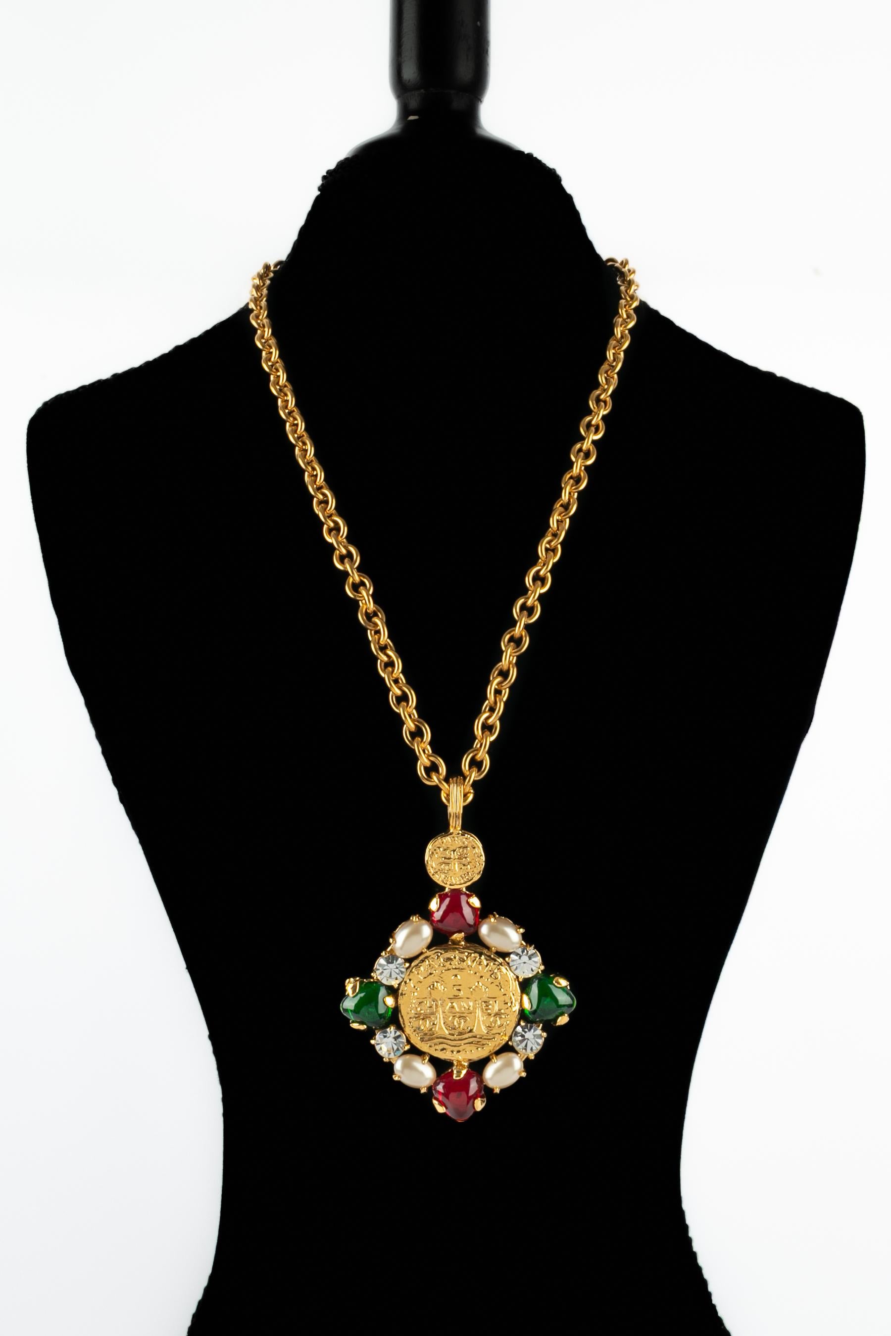 Collana con ciondolo Chanel 1993 in vendita 6