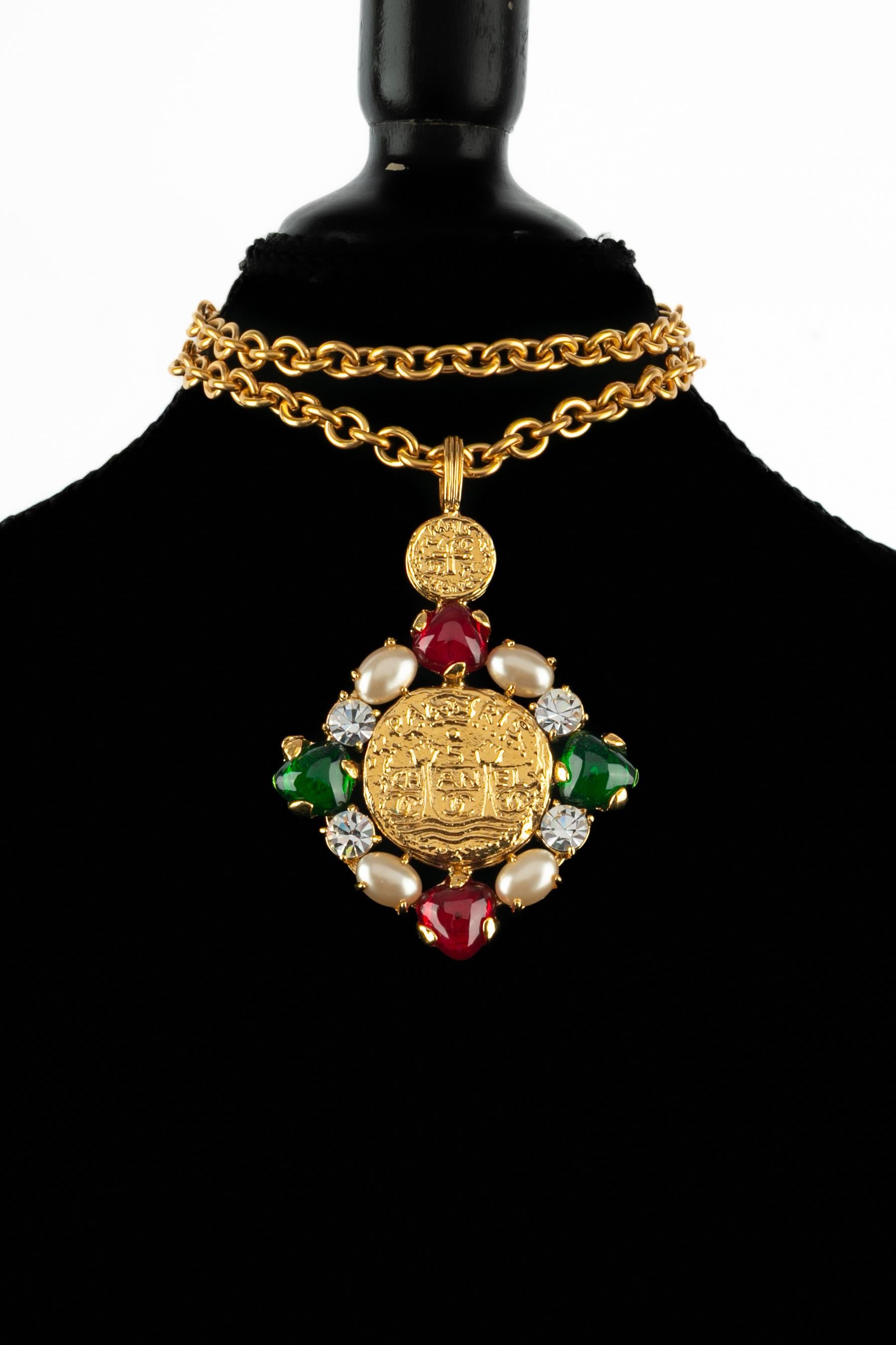 Collana con ciondolo Chanel 1993 in vendita 8
